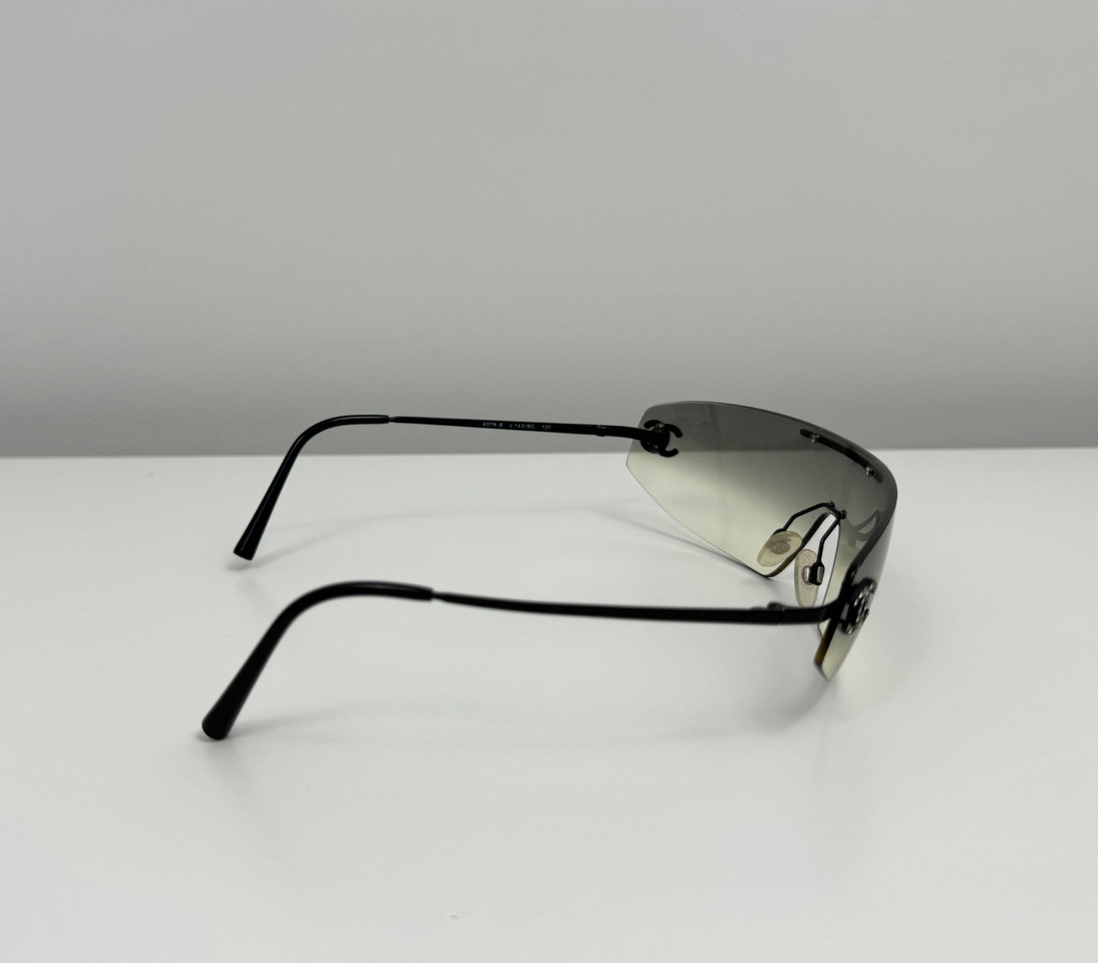 Vintage Authentic Chanel Shield Sunglasses 4078-B Gradient Lens Black Frames