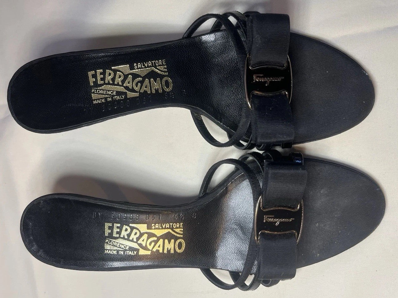 Salvatore Ferragamo Vara Kitten Black Patent Leather Bow Shoes Size 6.5