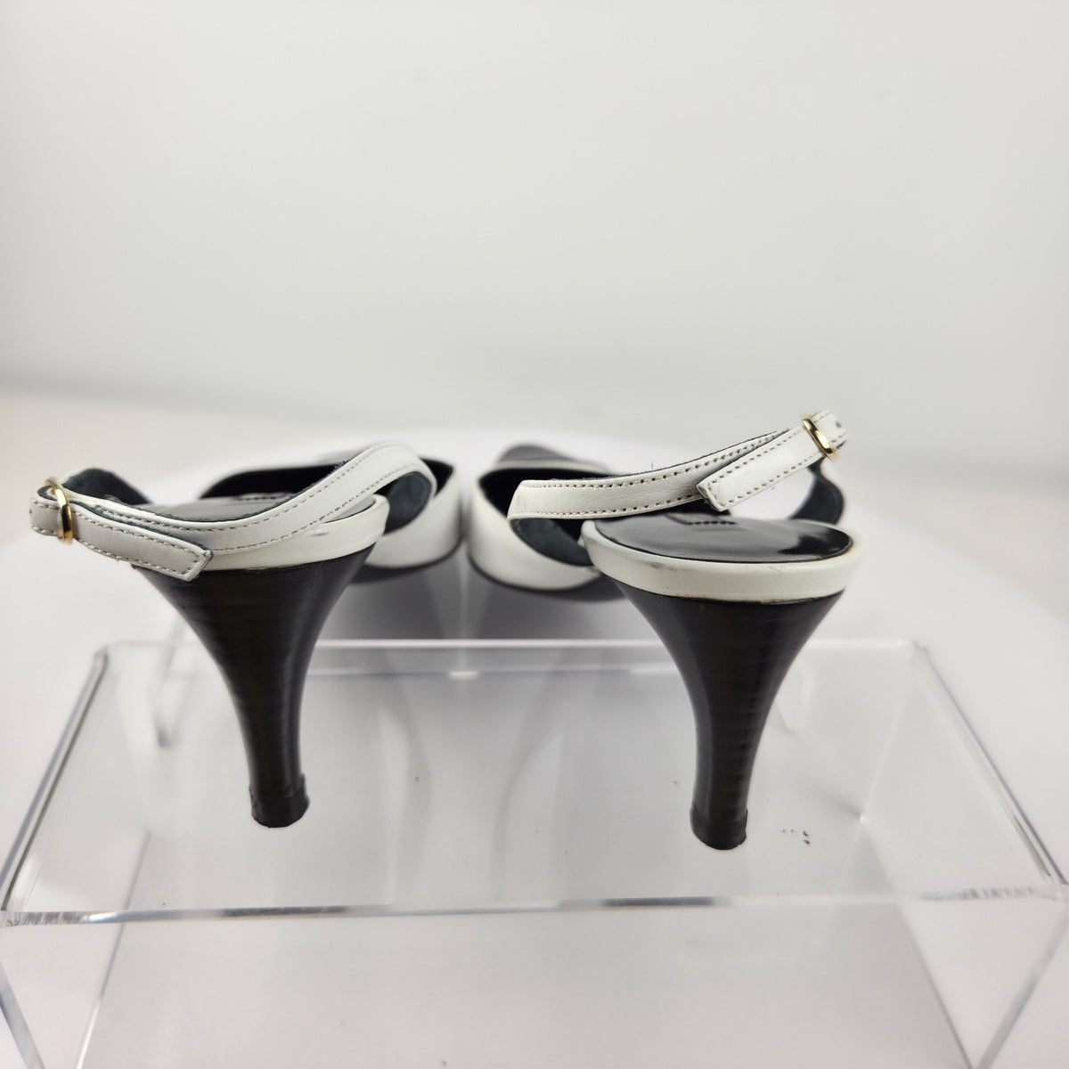 Ralph Lauren Collection Y2K Black and White Cap Toe Slingback Pumps Size 5.5B