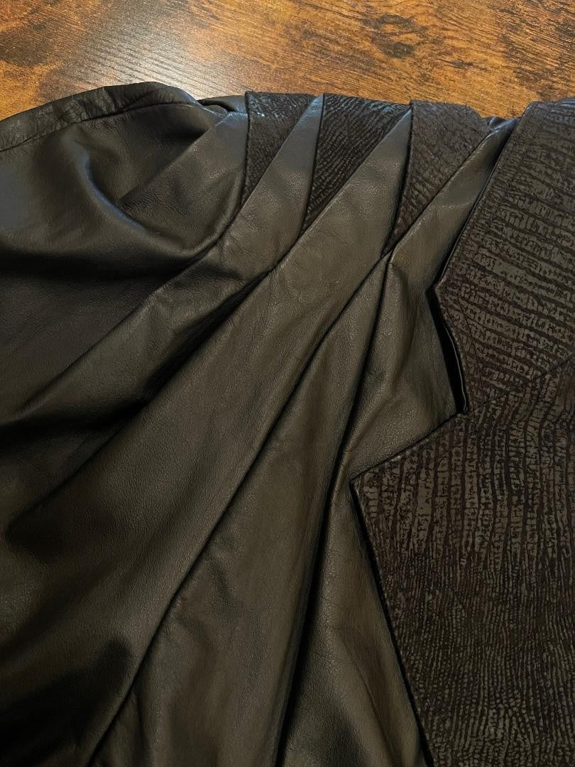 Global Identity GIII Vintage Leather Jacket, Puff shoulders, fitted waist SZ M