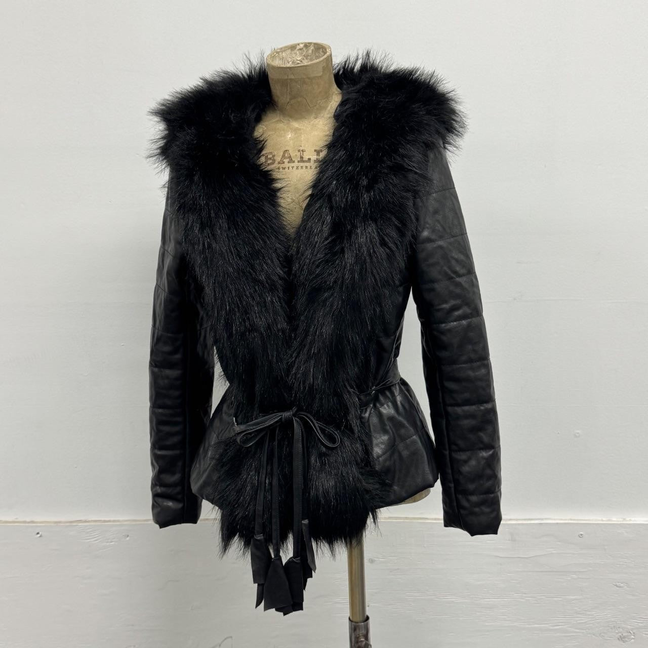 Vintage Y2K Black Leather Quilted Jacket with Faux-Fur Trim