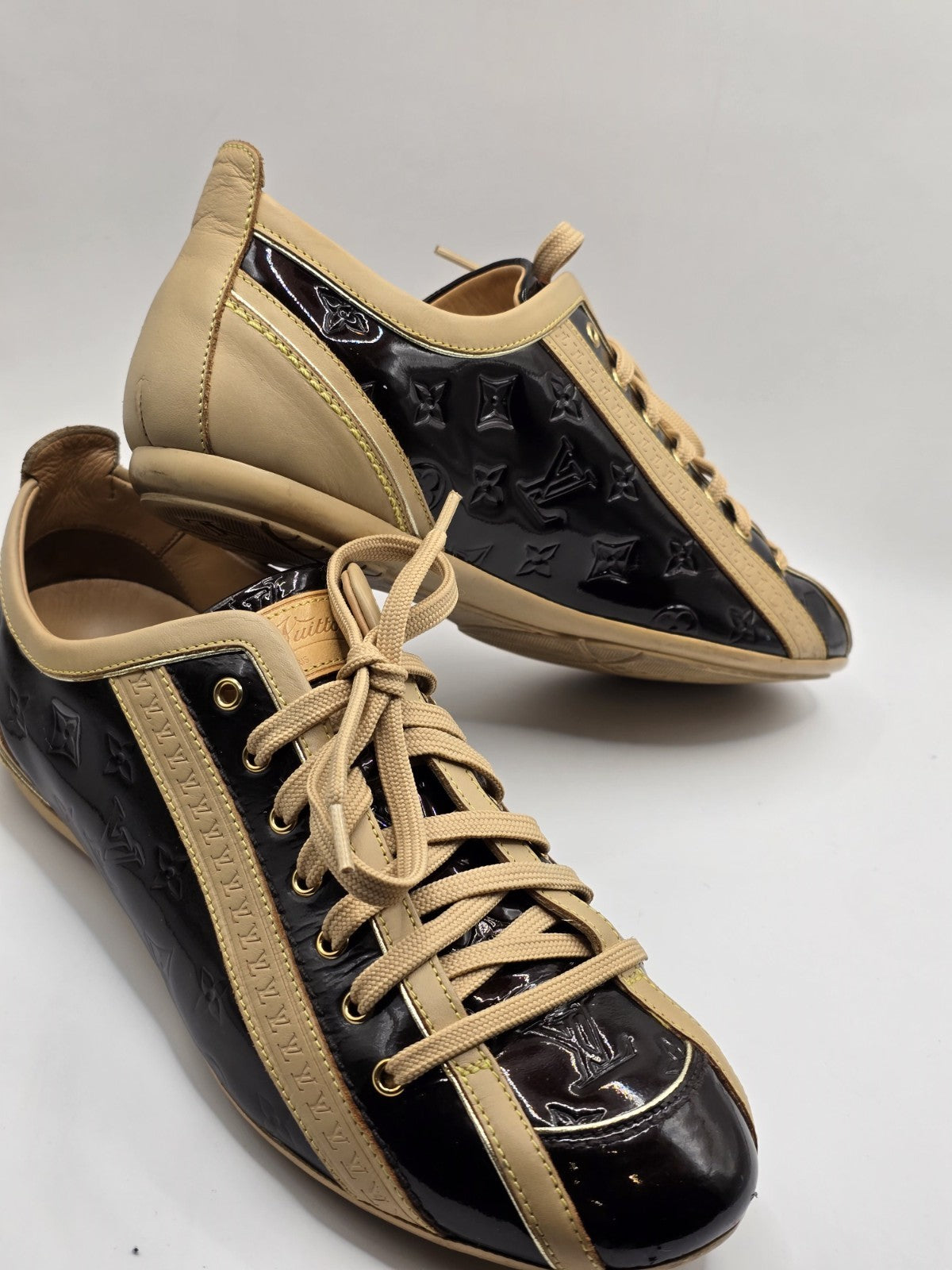 Louis Vuitton Amarante and Beige Monogram Vernis Leather Low Top Shoes