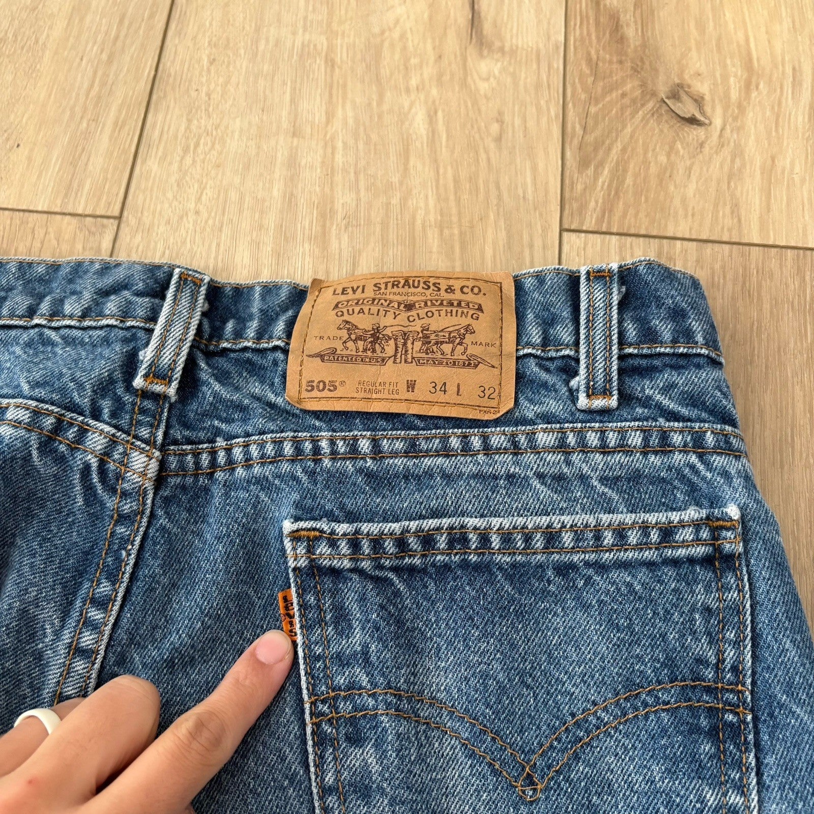 Vintage Levi’s 505 Orange Tab Denim USA Made (40505-0215) Size W 34 L 32