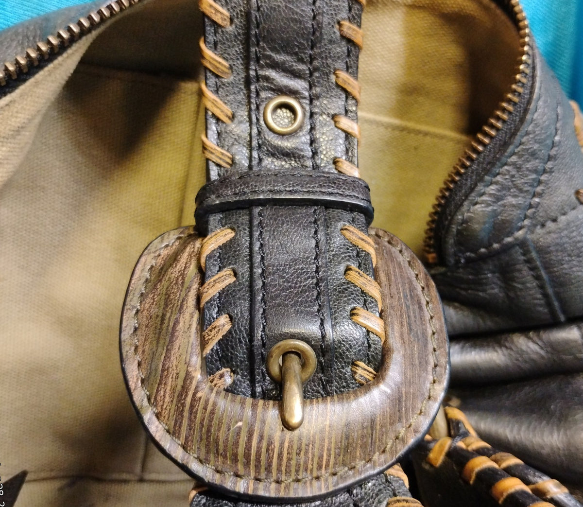 Isabella Fiore Leather Shoulder Bag