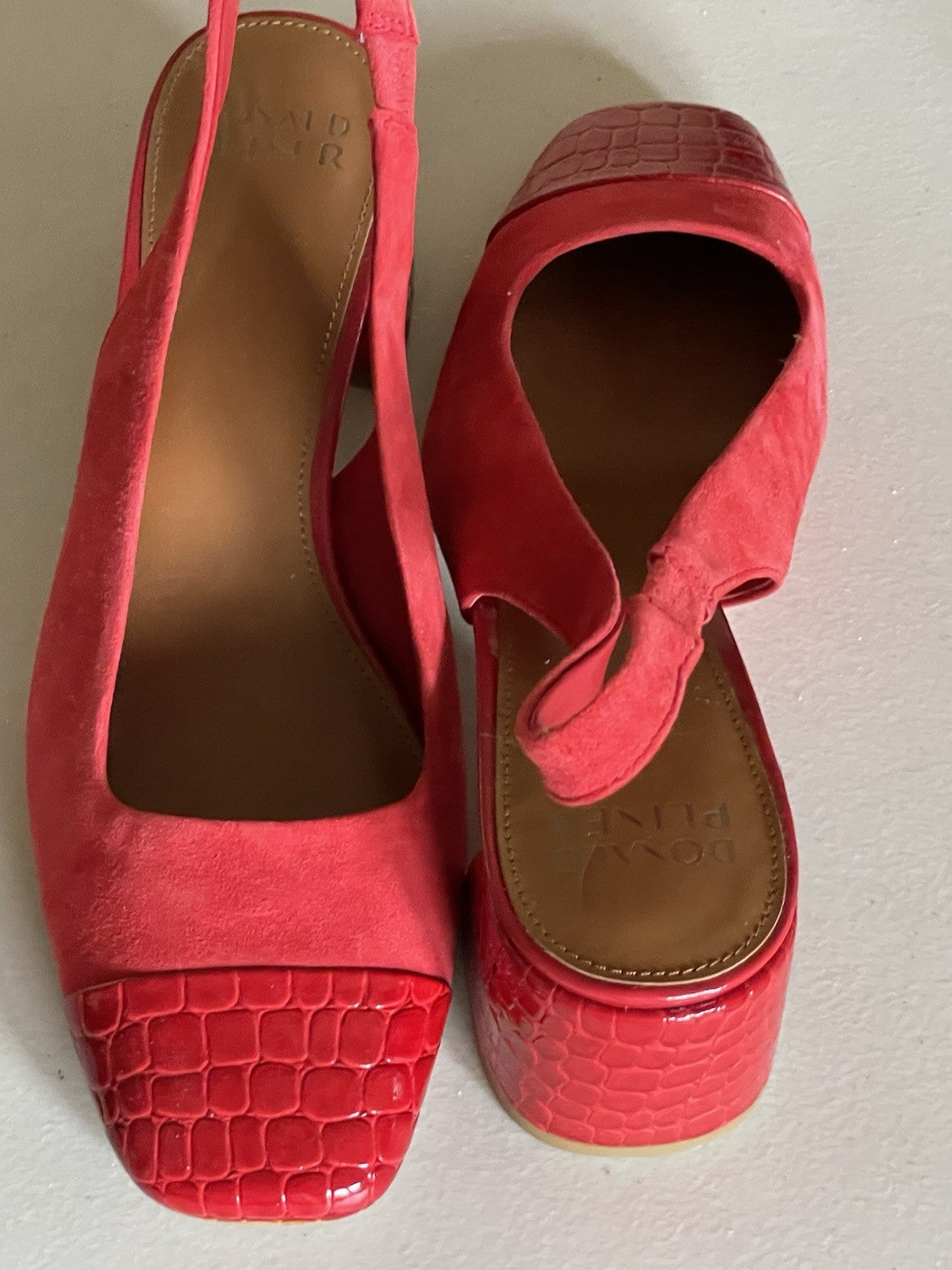 DONALD PLINER SUEDE CAP TOE SLINGBACK WITH CROCO- EMBOSSED HEEL AND TOE RED 9M