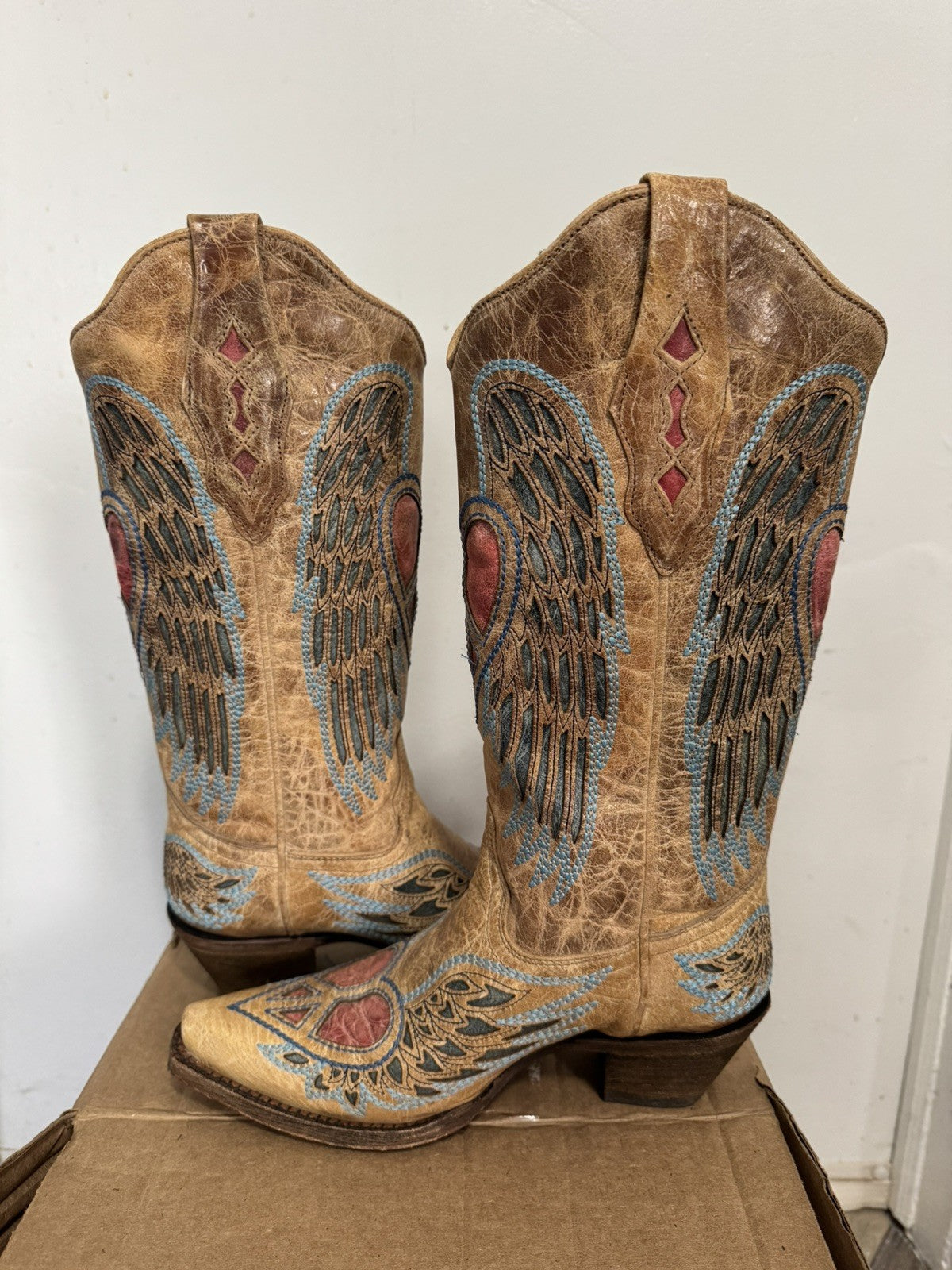 Corral Vintage Peace Heart Angel Wings Leather Western Boots Women's 5.5