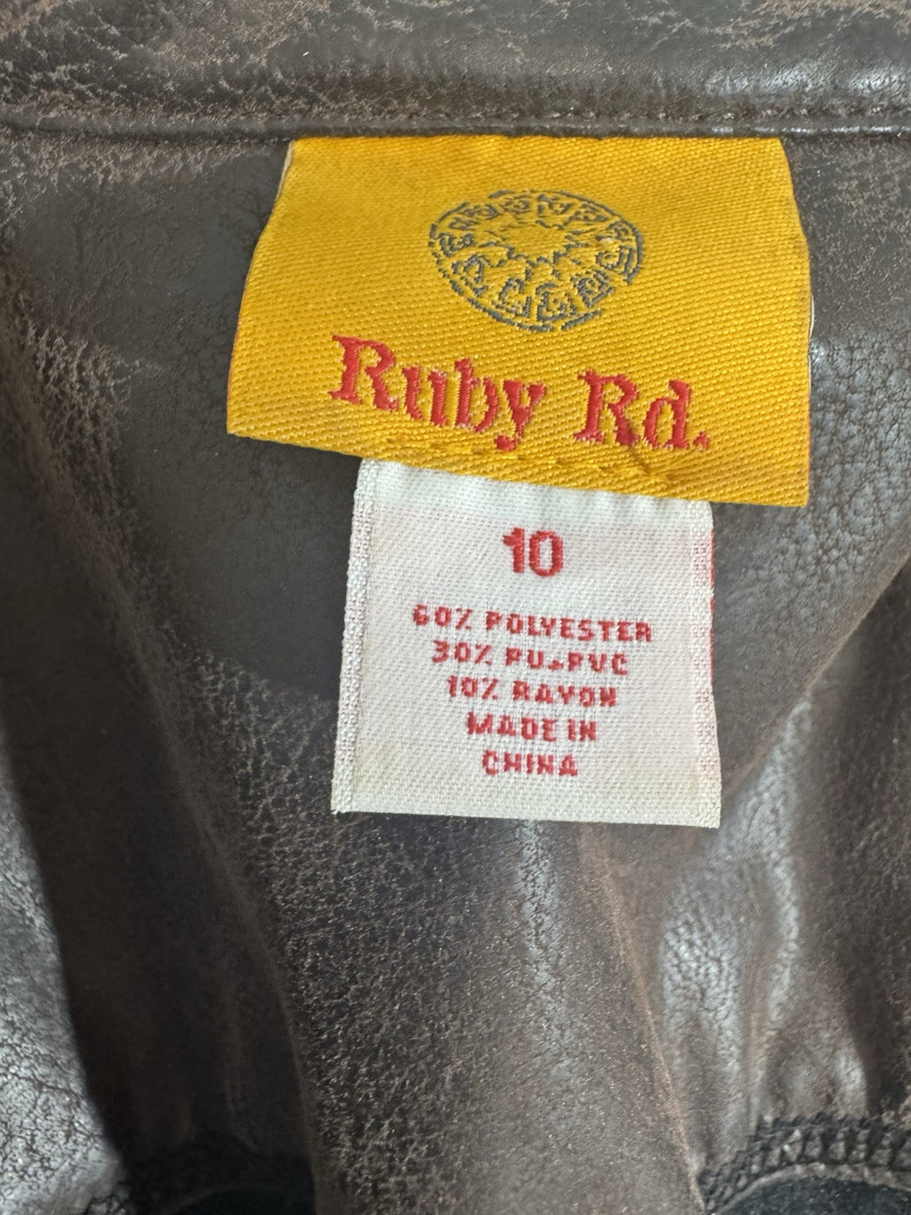 Vintage Women’s Faux Leather Jacket scalloped trim waist length fitted 2 Pockets