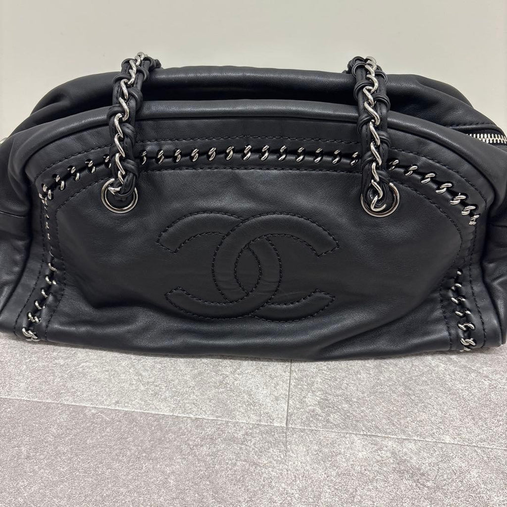 Chanel Black Lambskin Shoulder Bag Chain Strap Used