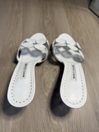 manolo blahnik kitten heels’