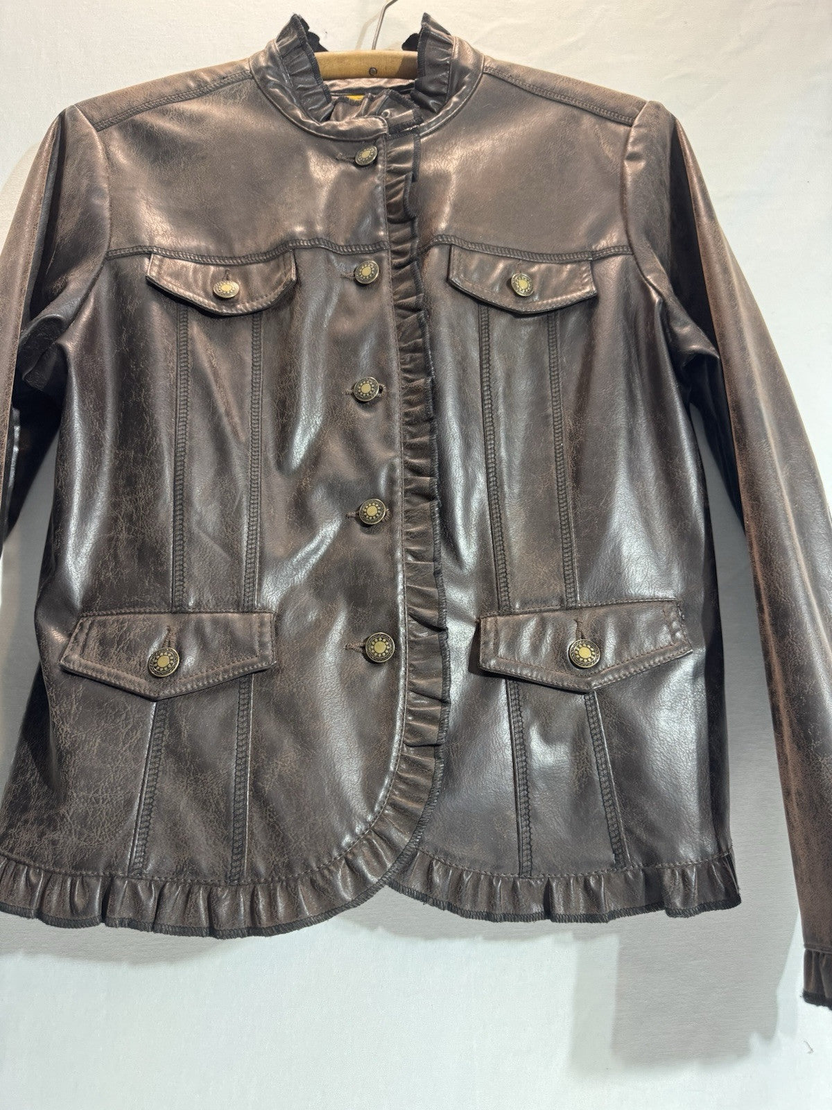 Vintage Women’s Faux Leather Jacket scalloped trim waist length fitted 2 Pockets