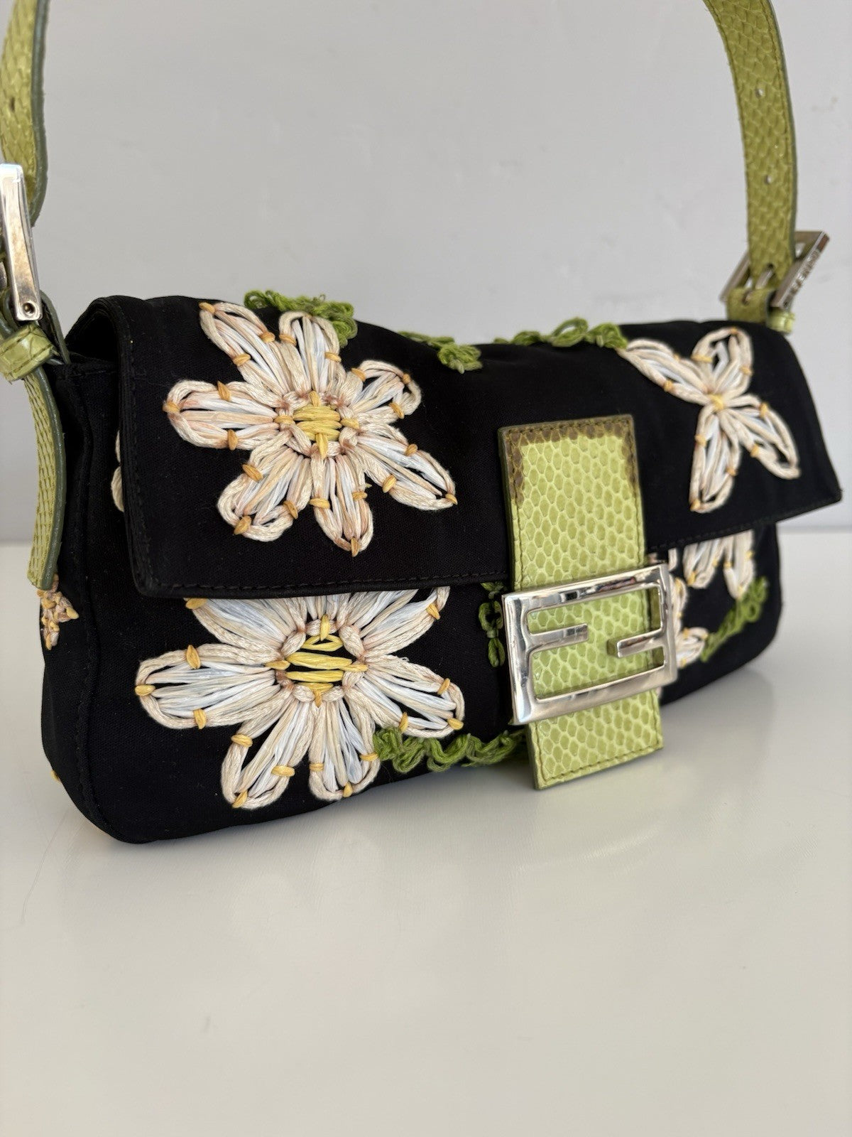 Auth VTG FENDI Baguette