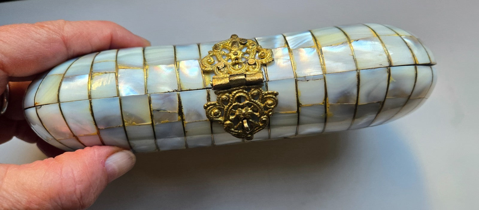 REAL Vintage Mother of Pearl Clutch Purse 50S Kidney Shape Filigree Brass Clasp