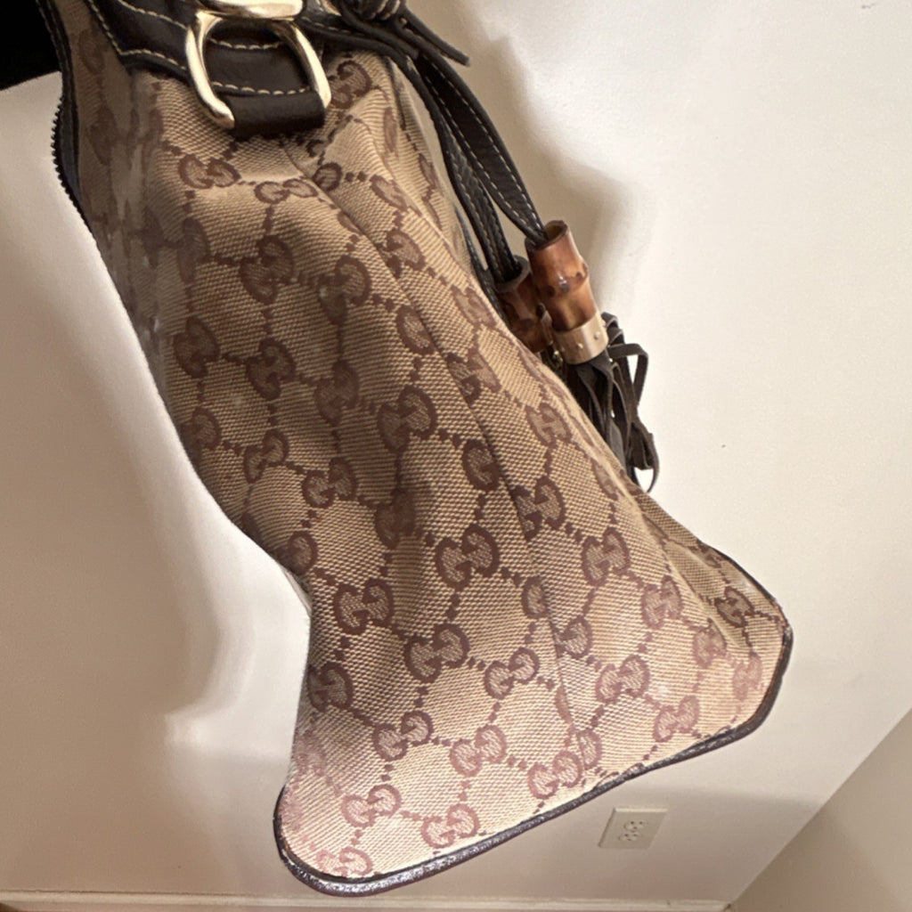 Gucci Brown Beige GG Logo Shoulder Bag Tassel Bamboo Silver Hardware Zip