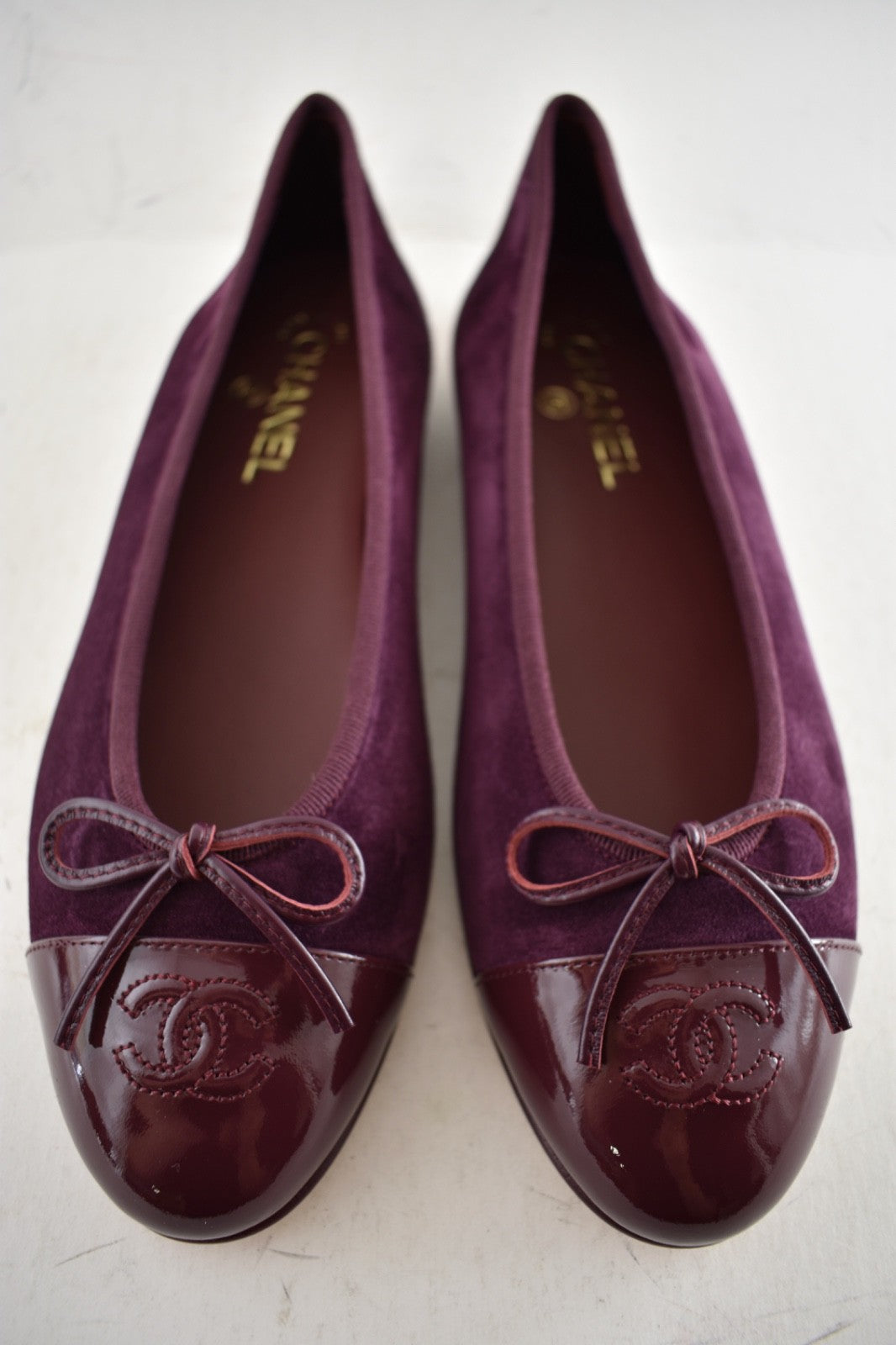 Chanel 26A Burgundy Suede Patent CC Logo Ballet Flat 38.5