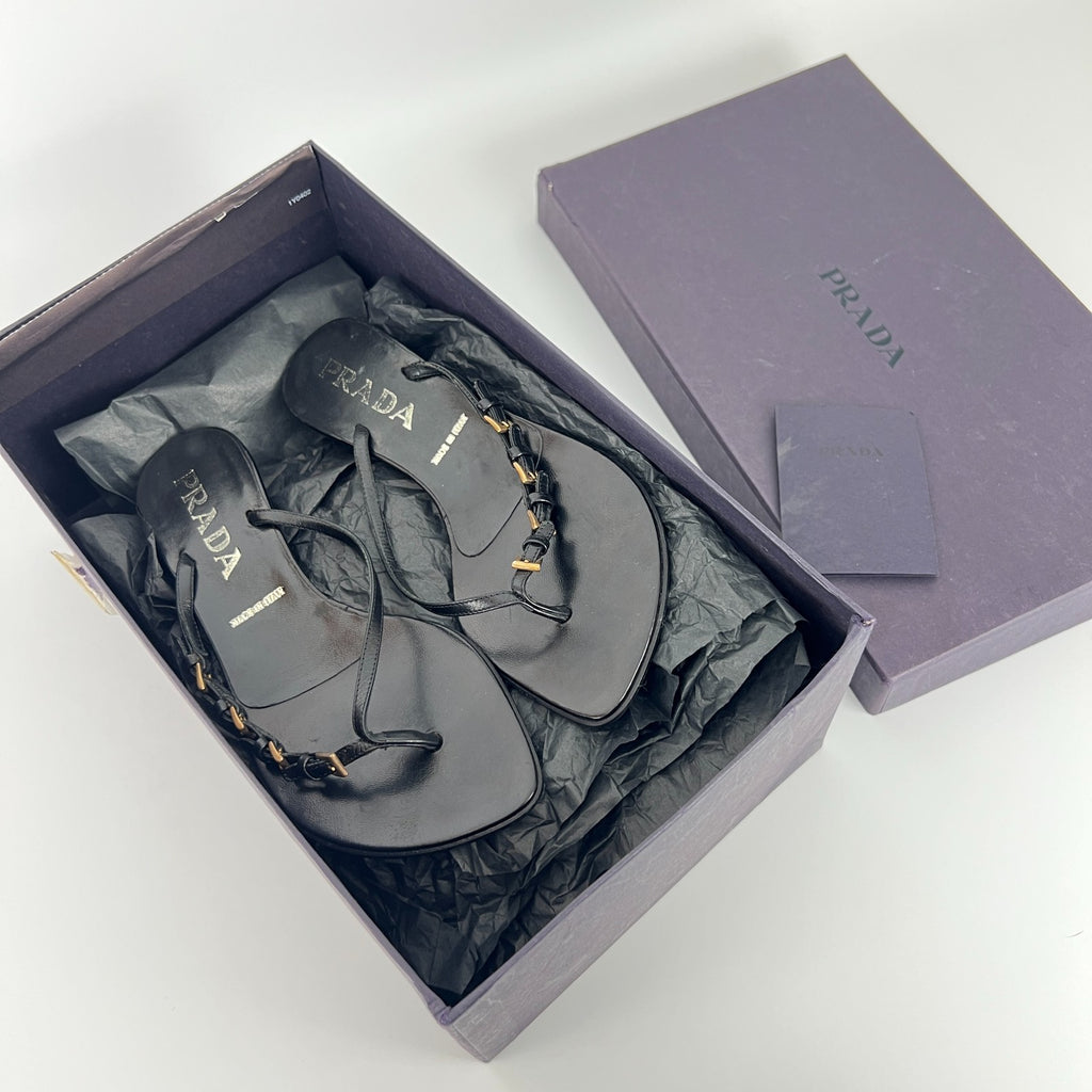 Prada | Auth Vintage Black Leather Gold Buckle Thong Kitten Heels (34.5)