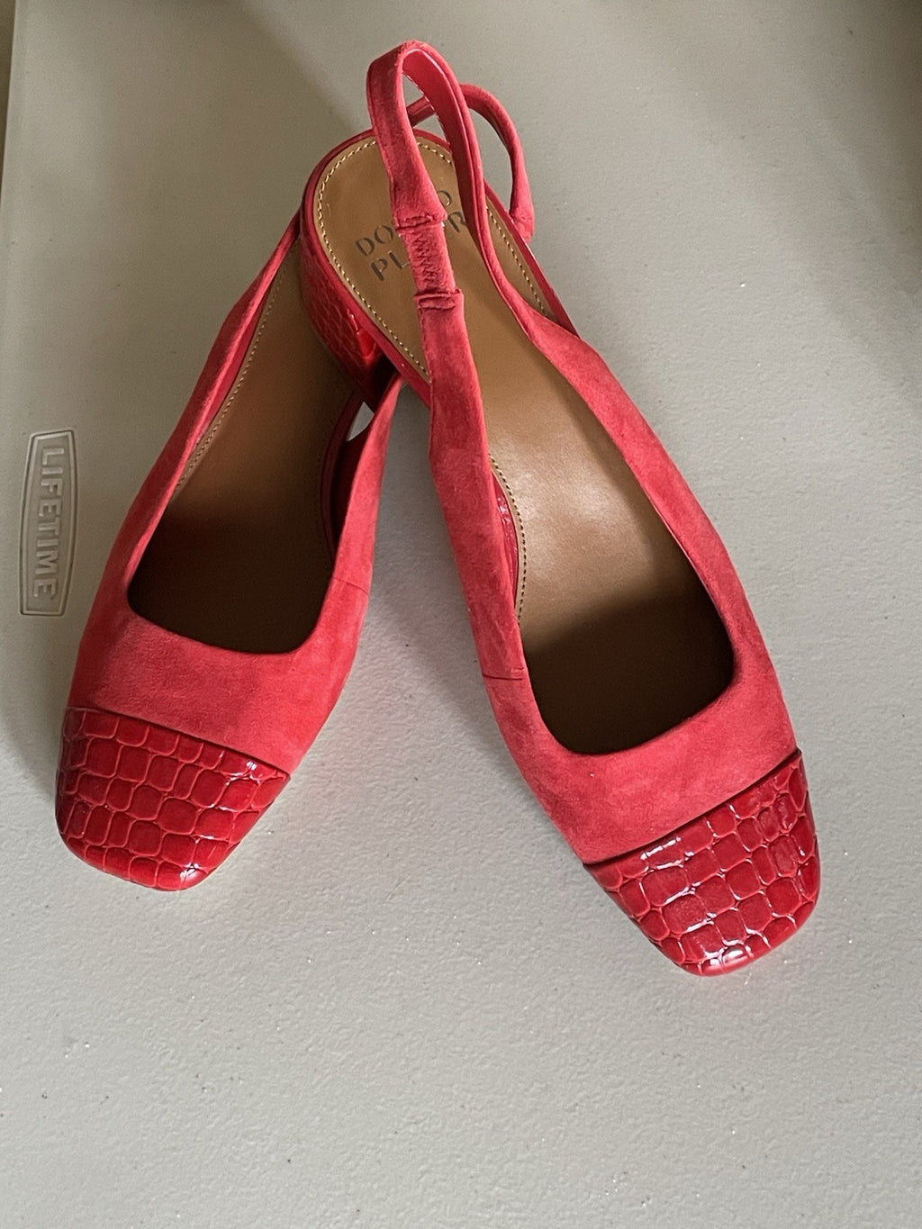 DONALD PLINER SUEDE CAP TOE SLINGBACK WITH CROCO- EMBOSSED HEEL AND TOE RED 9M