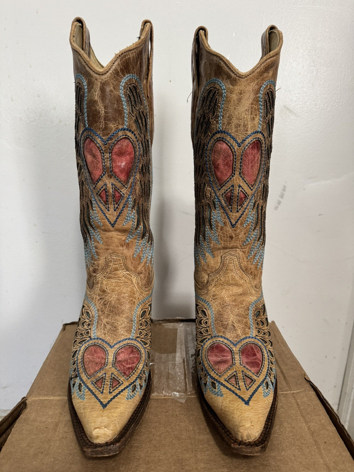 Corral Vintage Peace Heart Angel Wings Leather Western Boots Women's 5.5