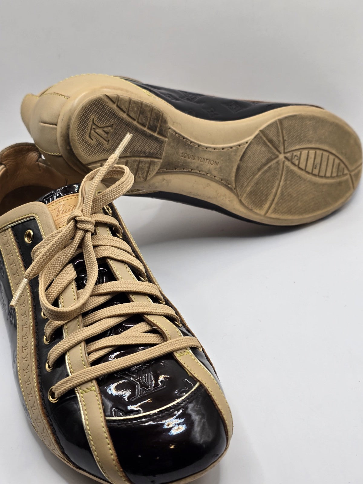 Louis Vuitton Amarante and Beige Monogram Vernis Leather Low Top Shoes