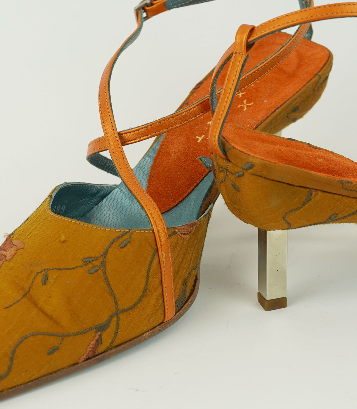 Muxart Barcelona Embroidered Kitten Heels Metal Size 40