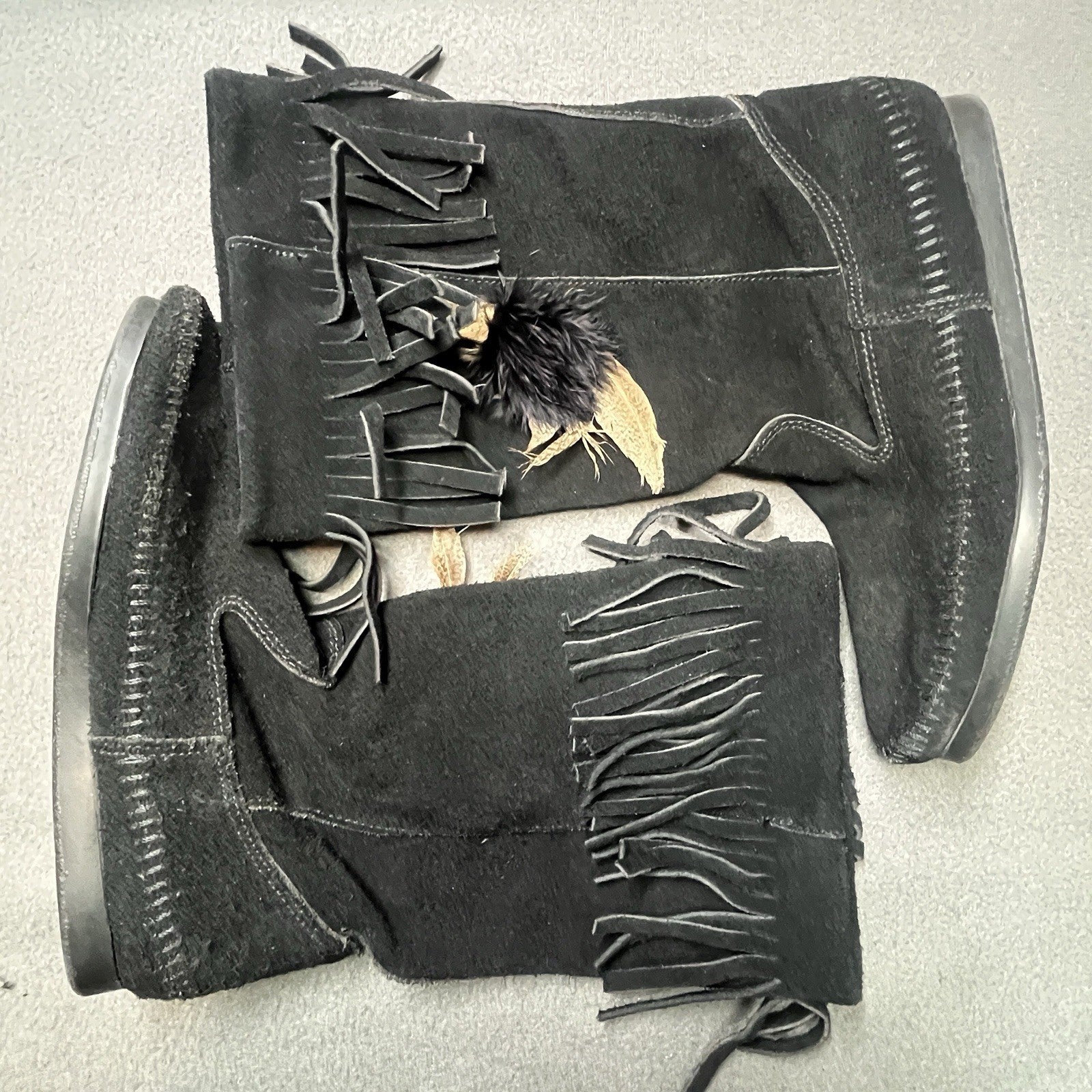 Minnetonka Fringe Boots Womens 9 Black Suede Pull On Moccasin Shoes