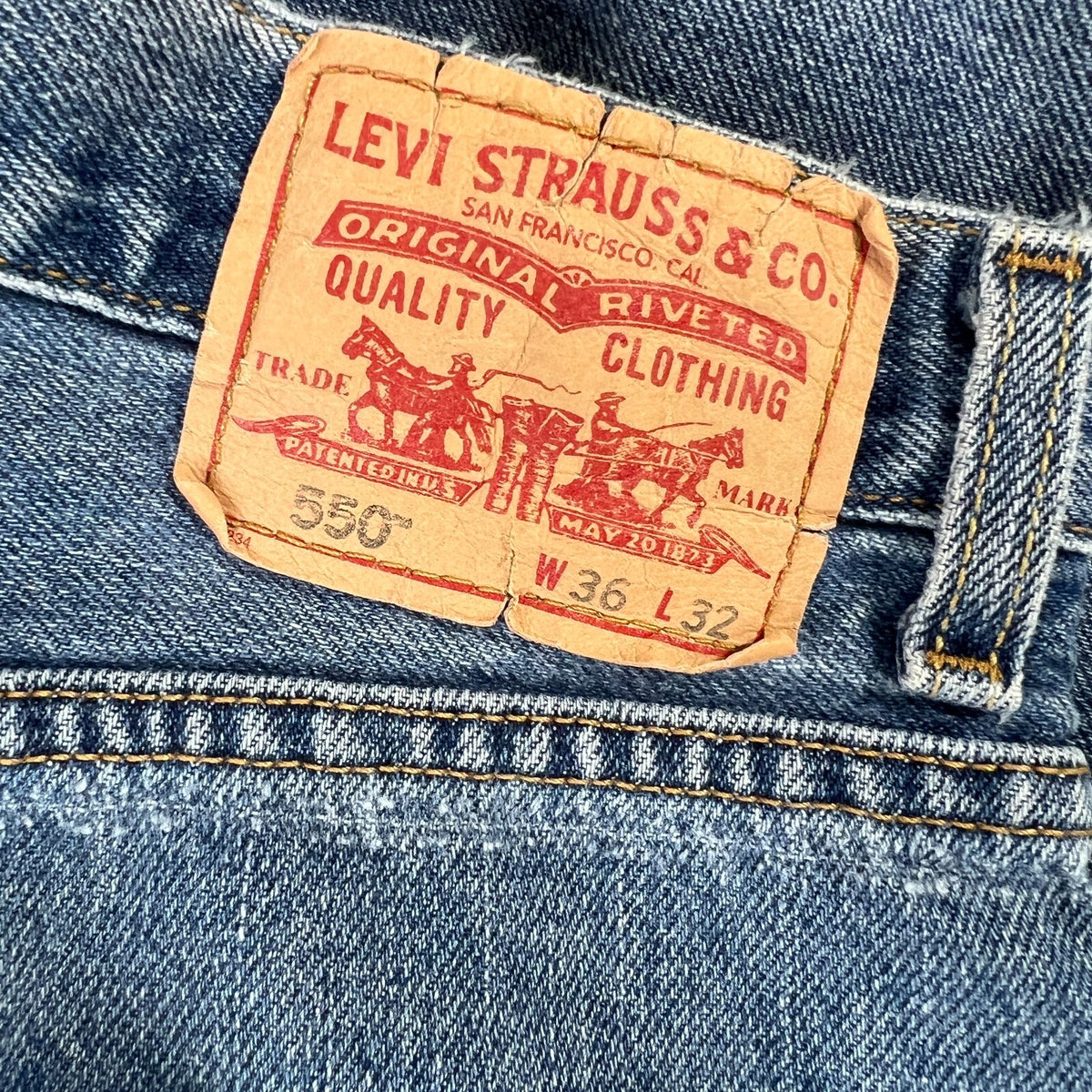 Levi's 550 Blue Light Wash Relaxed Fit Jeans 36x32