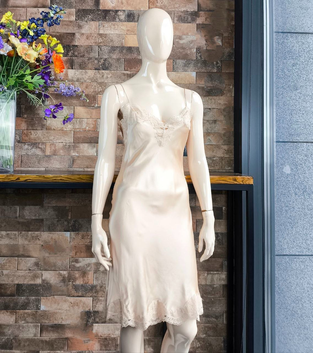 Vestido de cetim vintage autêntico Dolce & Gabbana com acabamento em renda 42IT-