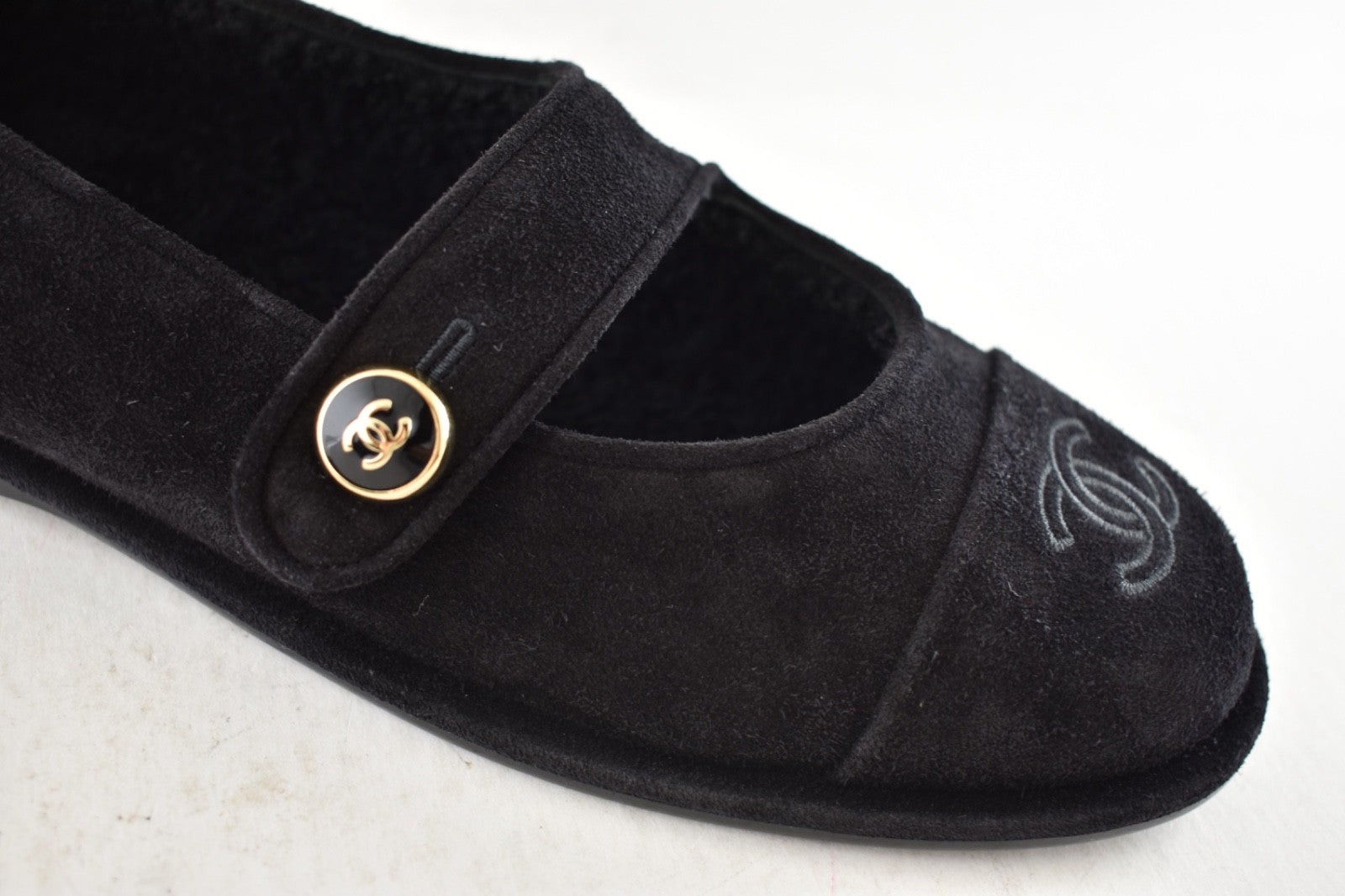 Chanel 25B Black Suede Shearling Fur Mary Jane Moccasin Ballet Loafer Flat 38