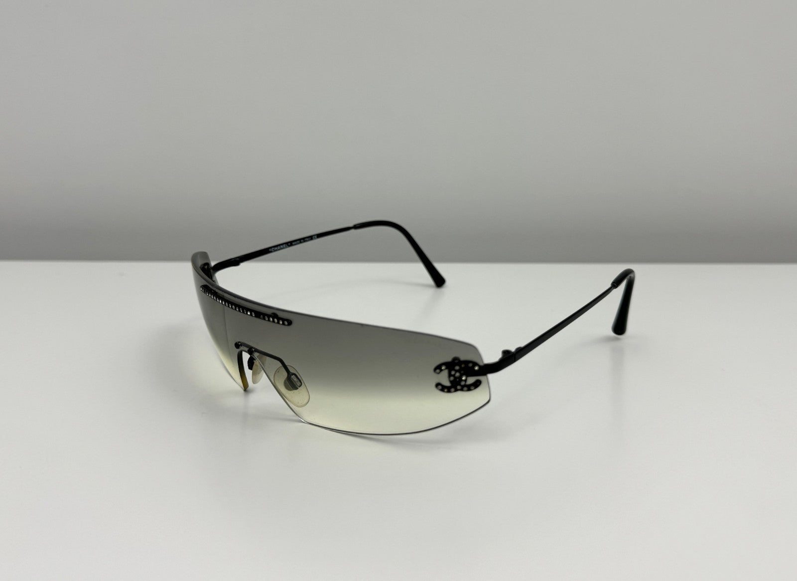 Vintage Authentic Chanel Shield Sunglasses 4078-B Gradient Lens Black Frames