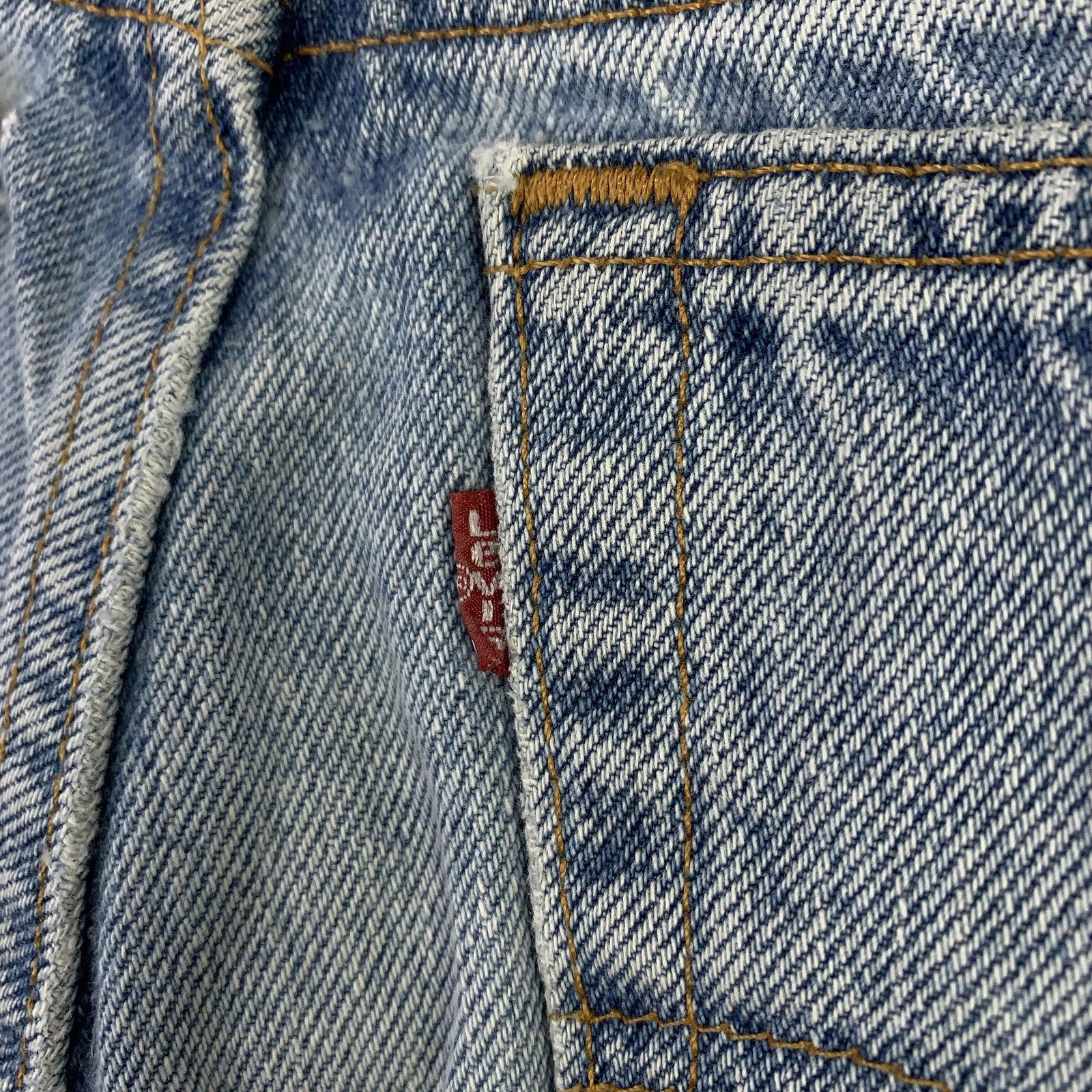 Vintage Levis 505 Jeans Mens 33x34 (32x33.5) Light Wash Straight Denim USA 90s