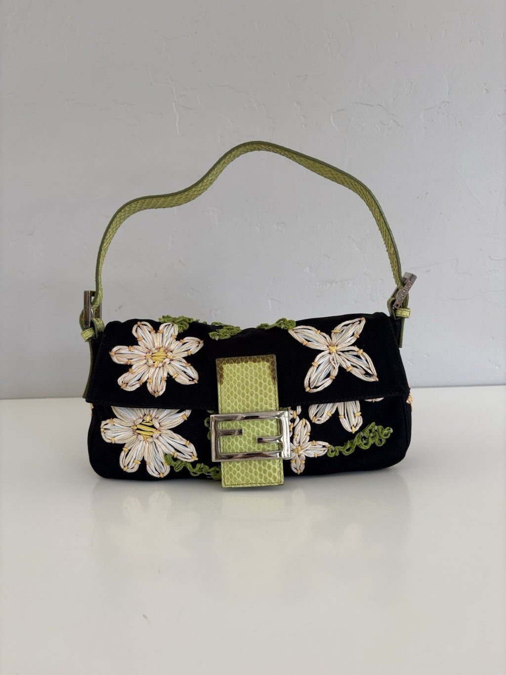 Auth VTG FENDI Baguette