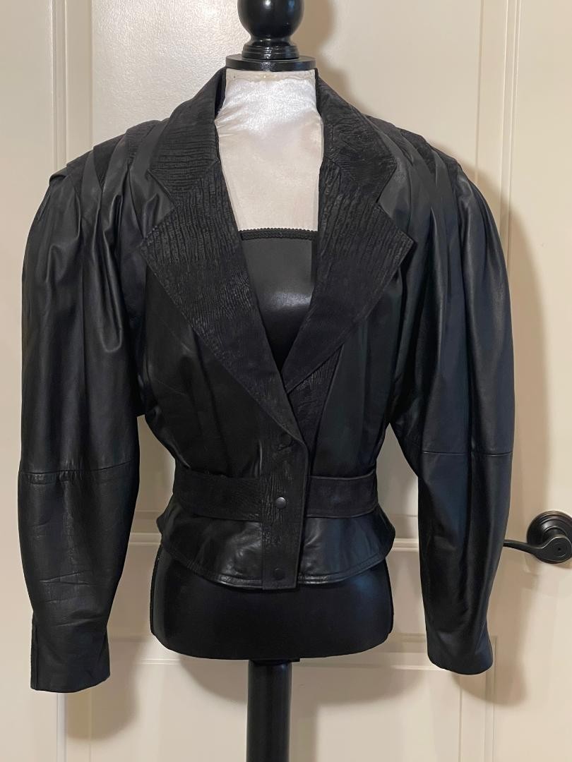 Global Identity GIII Vintage Leather Jacket, Puff shoulders, fitted waist SZ M