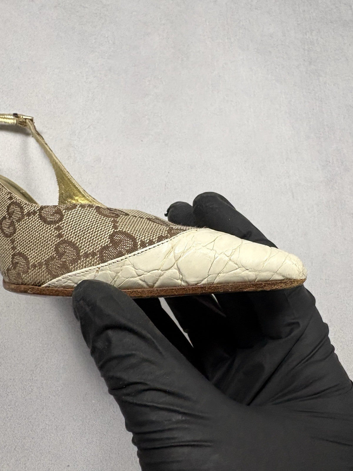 Gucci Vintage GG Monogram Canvas Slingback Pumps Leather Cap Toe EU 37