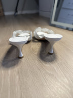 manolo blahnik kitten heels’