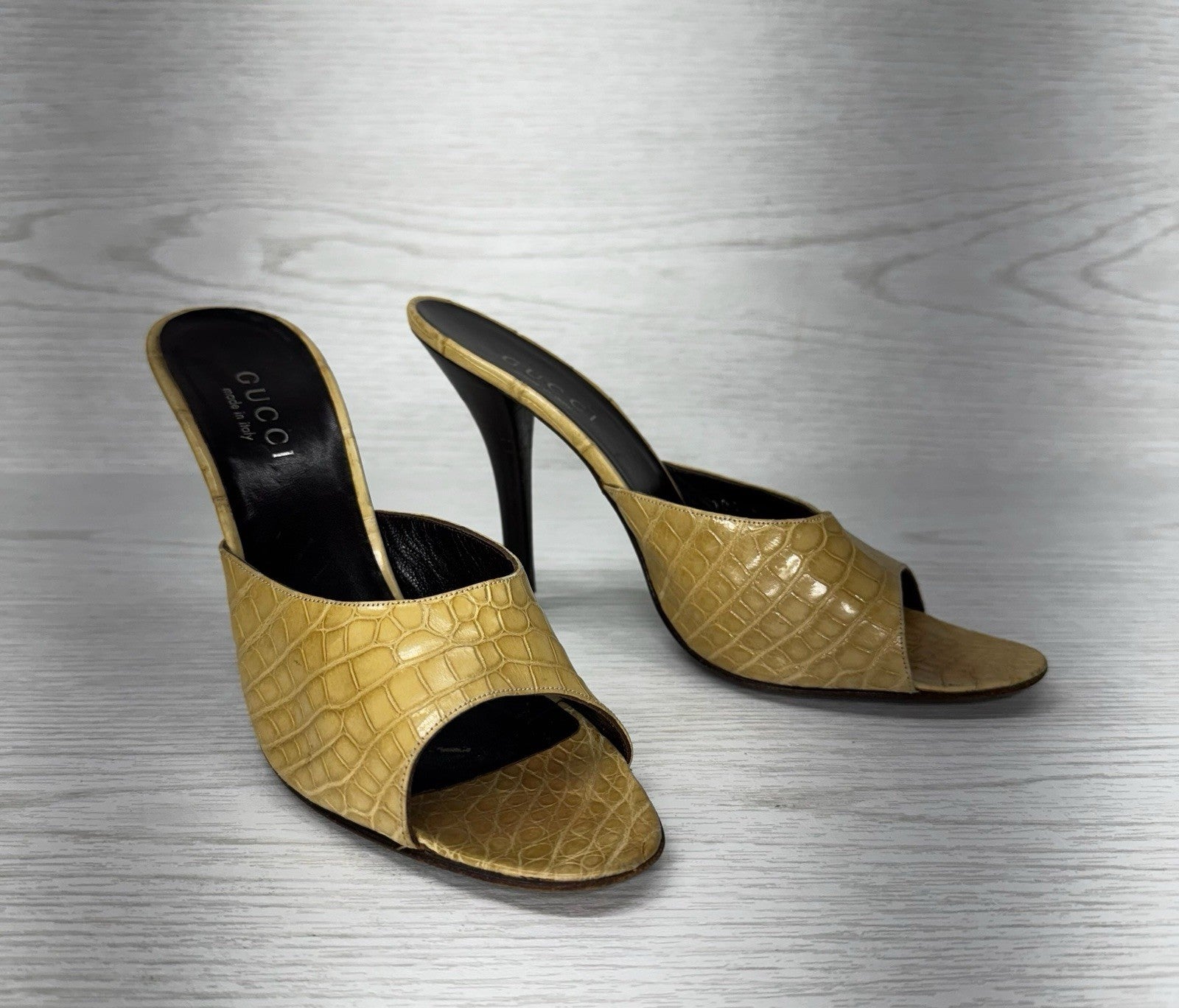 GUCCI Tan Croc leather Stiletto Mules Heels Sz 8.5
