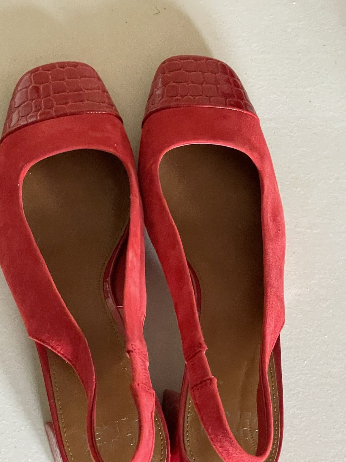 DONALD PLINER SUEDE CAP TOE SLINGBACK WITH CROCO- EMBOSSED HEEL AND TOE RED 9M