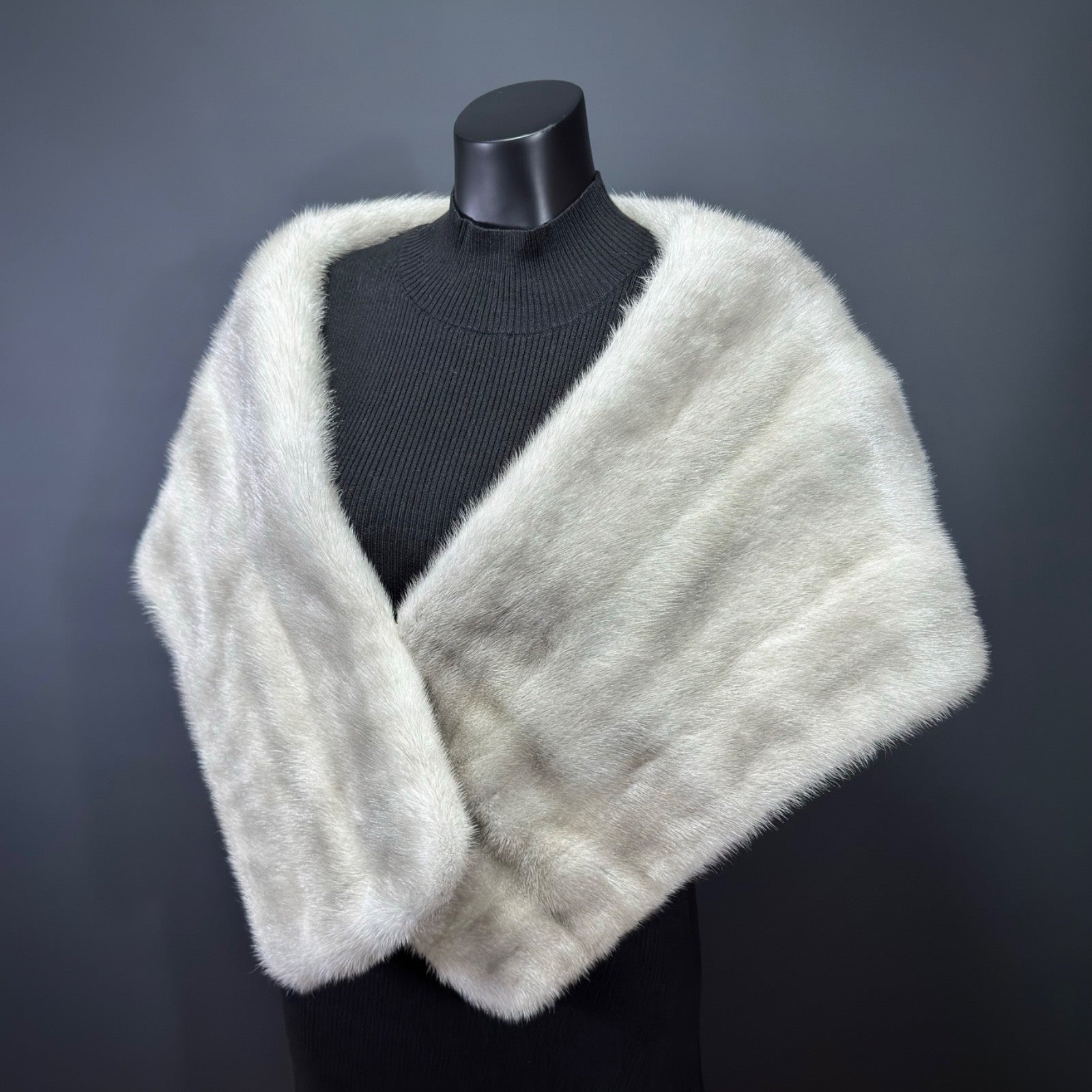 SAGA MINK ROYAL Sapphire Mink Fur Shawl/Wrap Women Luxury – Premium Collection