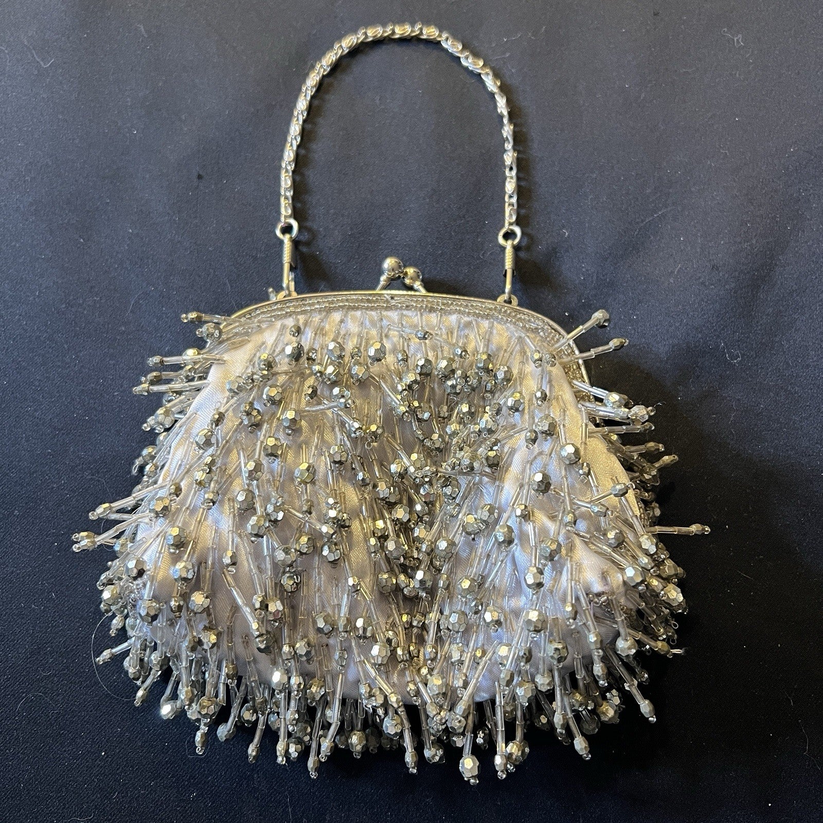 Vintage Silver Beaded Shoulder Bag Chain Strap Kiss Lock Evening Purse Clutch