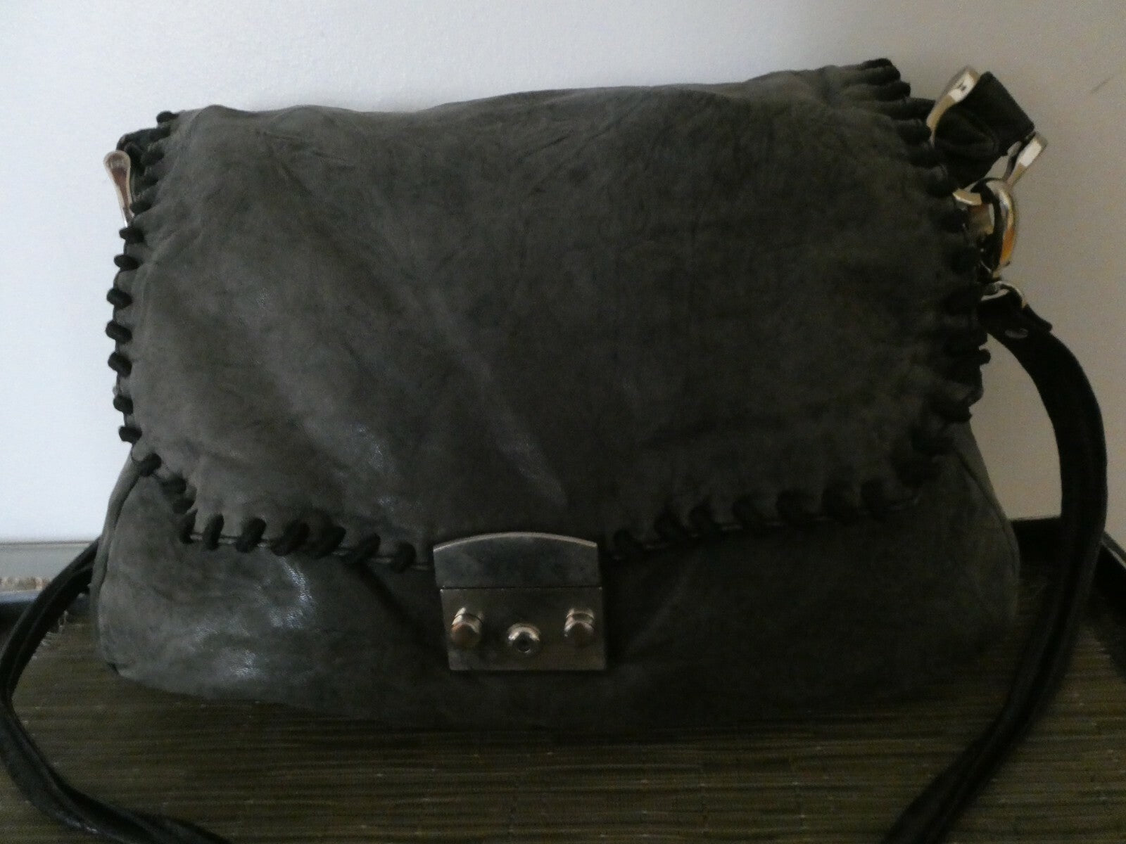 Be&D Women's Gray Leather Shoulder Bag Crossbody