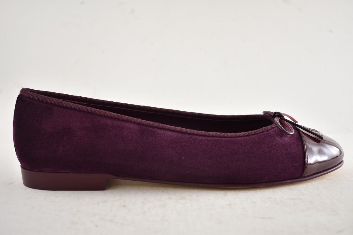Chanel 26A Burgundy Suede Patent CC Logo Ballet Flat 38.5