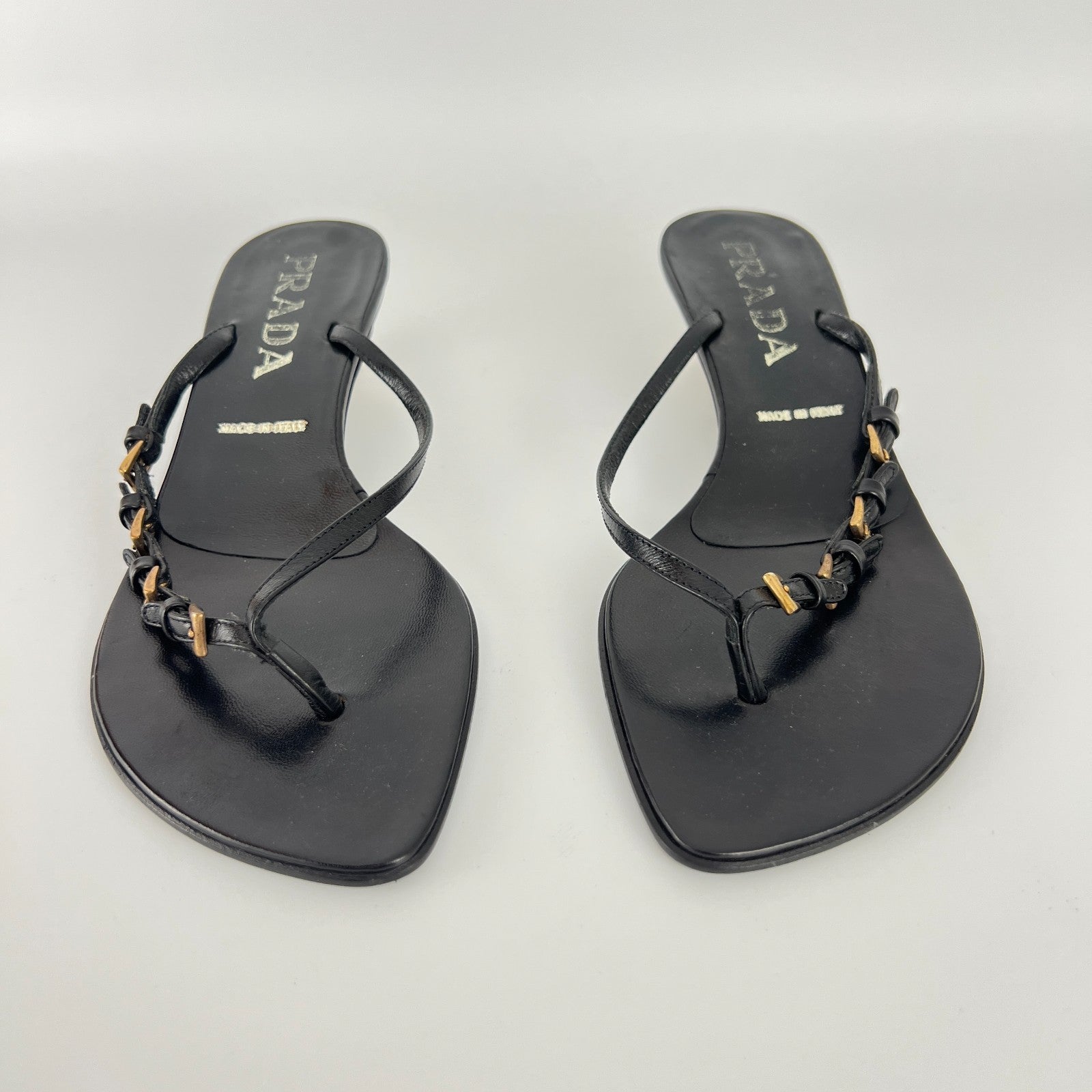 Prada | Auth Vintage Black Leather Gold Buckle Thong Kitten Heels (34.5)