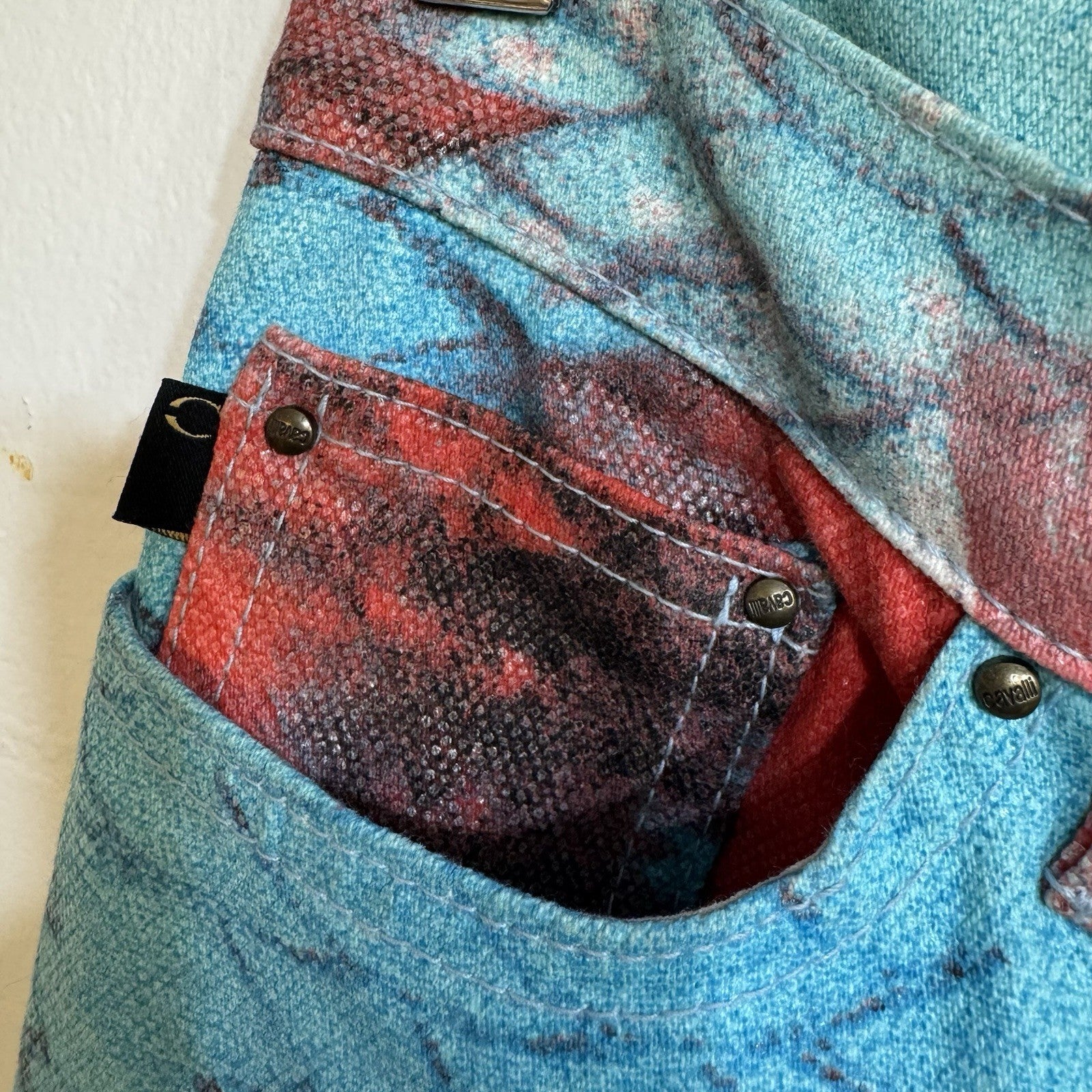 VTG ROBERTO CAVALLI SHIMMER FISH SCALE PRINTED BOOTCUT JEANS