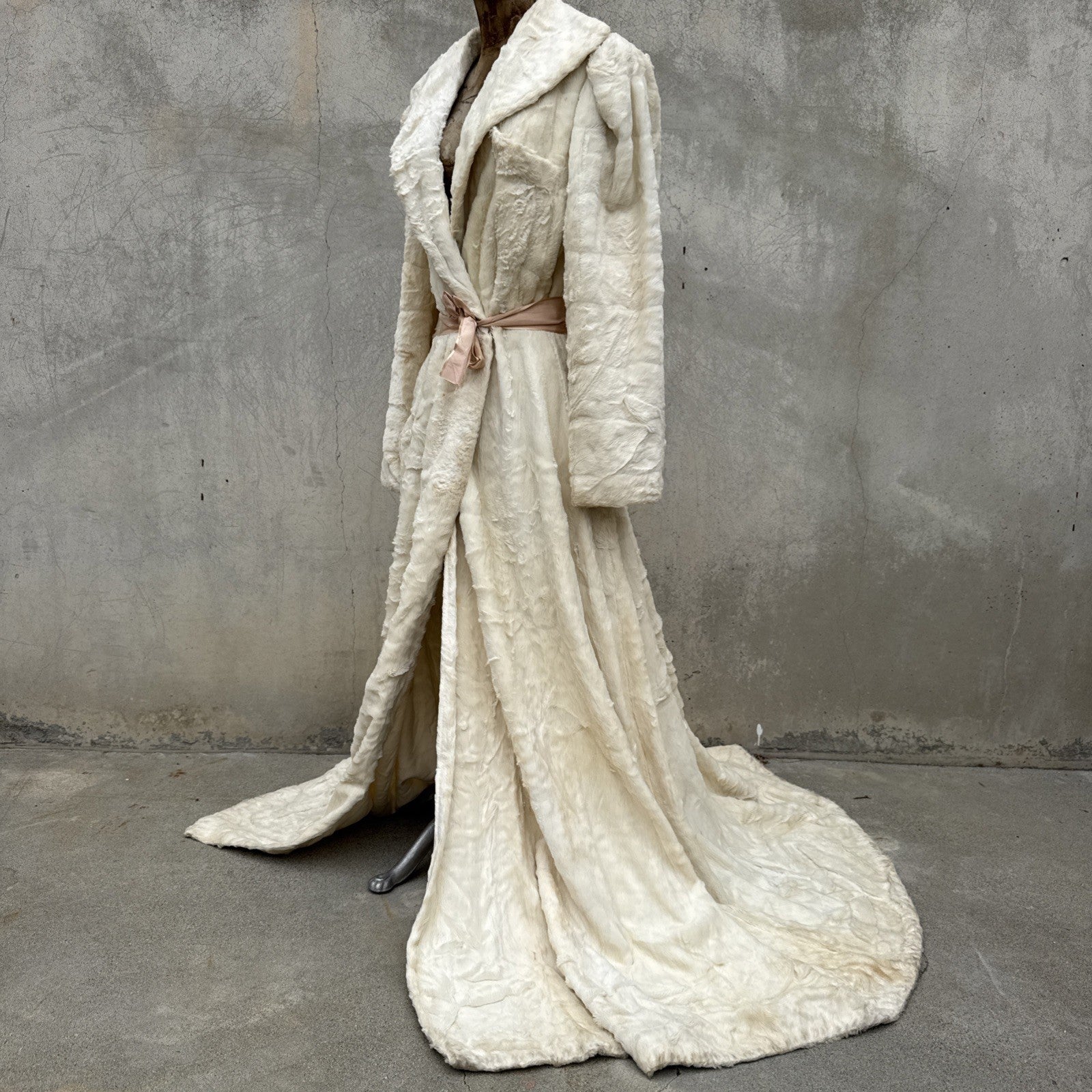 Vintage 1930s White Plush Teddy Bear Dressing Gown Ermie Art Deco Dress Coat