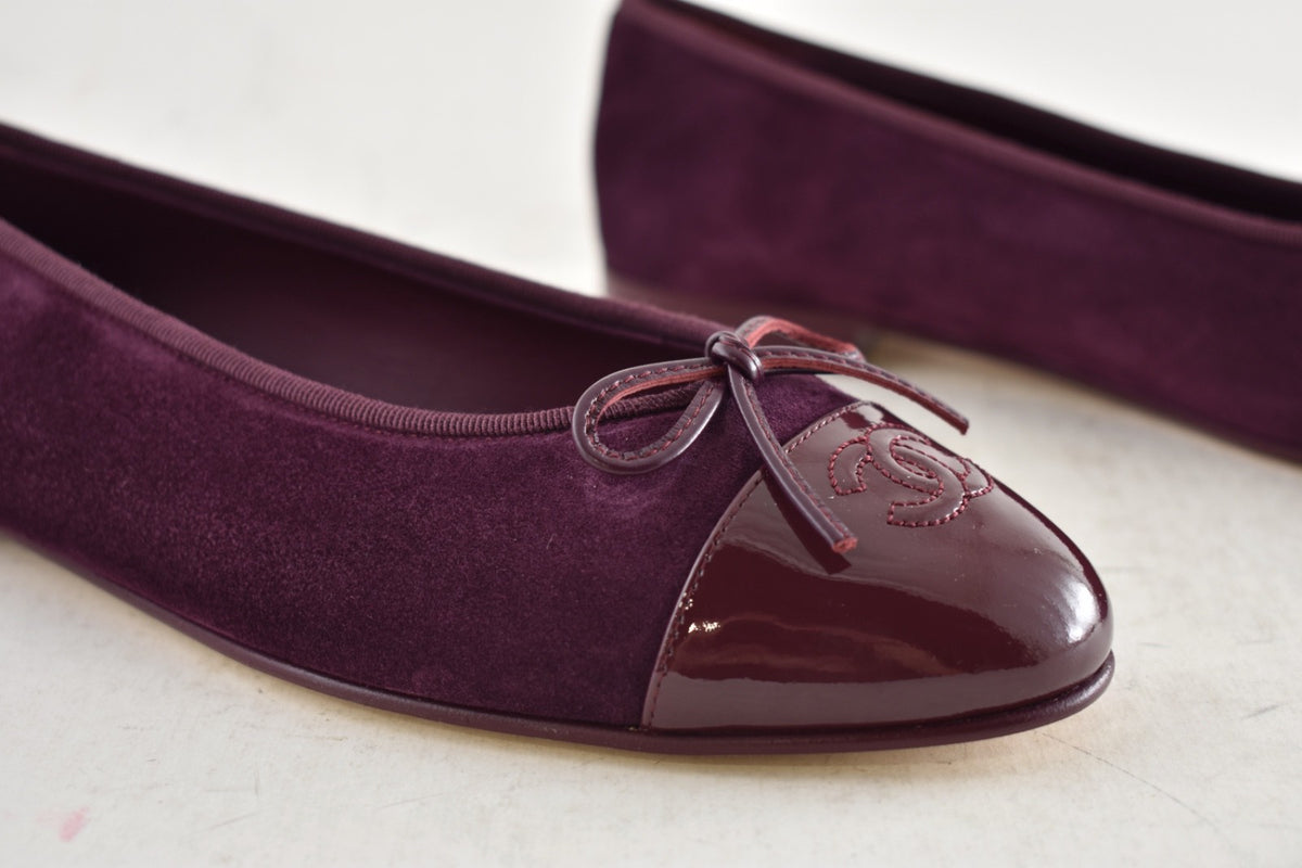 Chanel 26A Burgundy Suede Patent CC Logo Ballet Flat 38.5