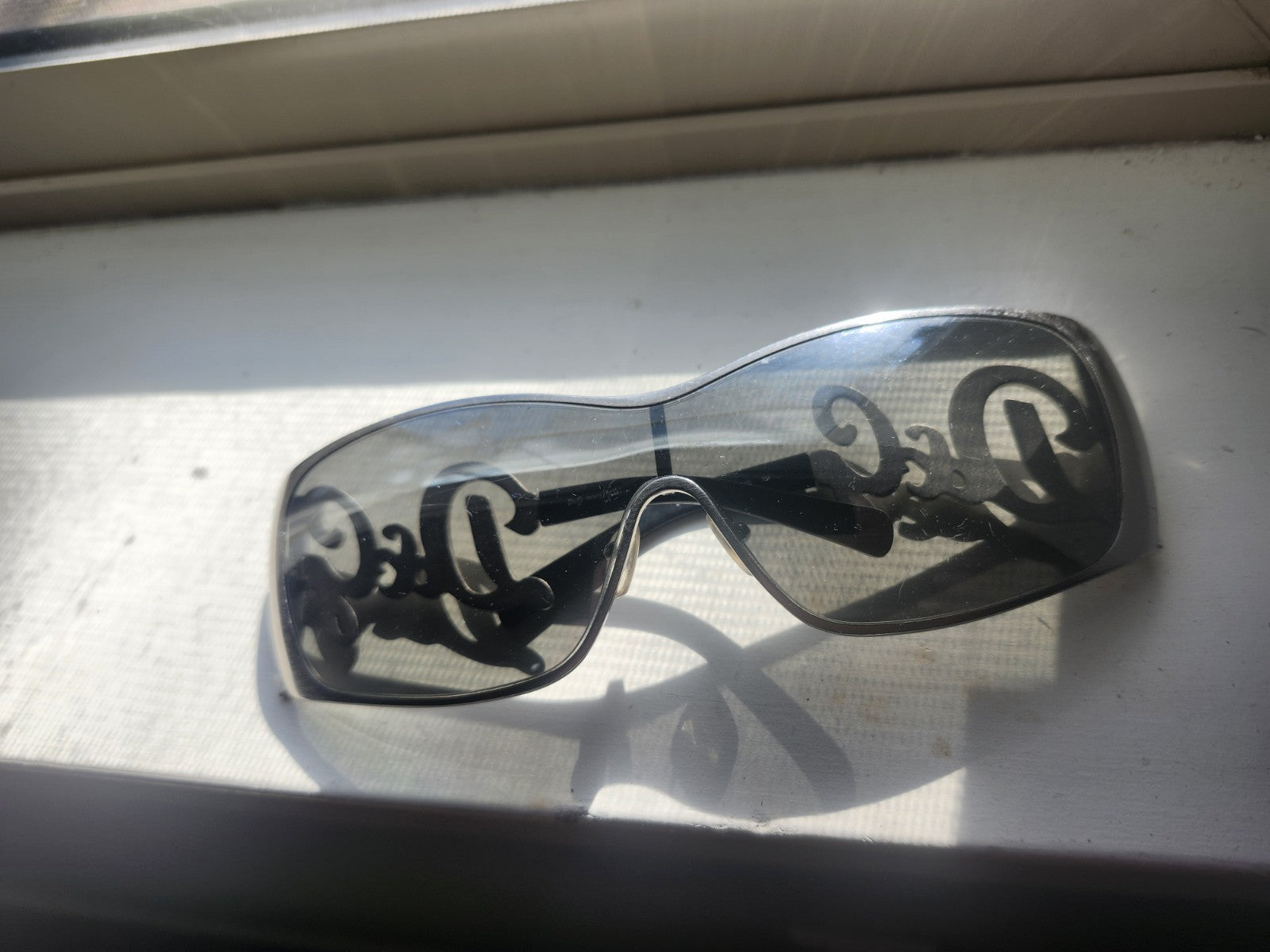 DOLCE & GABBANA SILVER & BLACK MIRRORED LENS Y2K VINTAGE RARE SUNGLASSES UNISEX