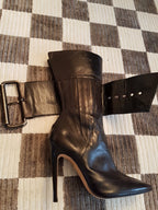 Brand New Authentic Manolo Blahnik Kid Leather Boots 39