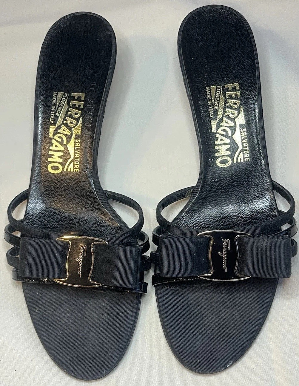 Salvatore Ferragamo Vara Kitten Black Patent Leather Bow Shoes Size 6.5