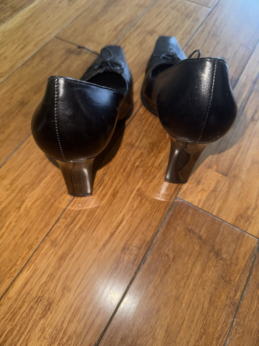 Casadei Black Leather Bow Pumps Pointed Toe Size 8 Made Italy Designer 4” Heels