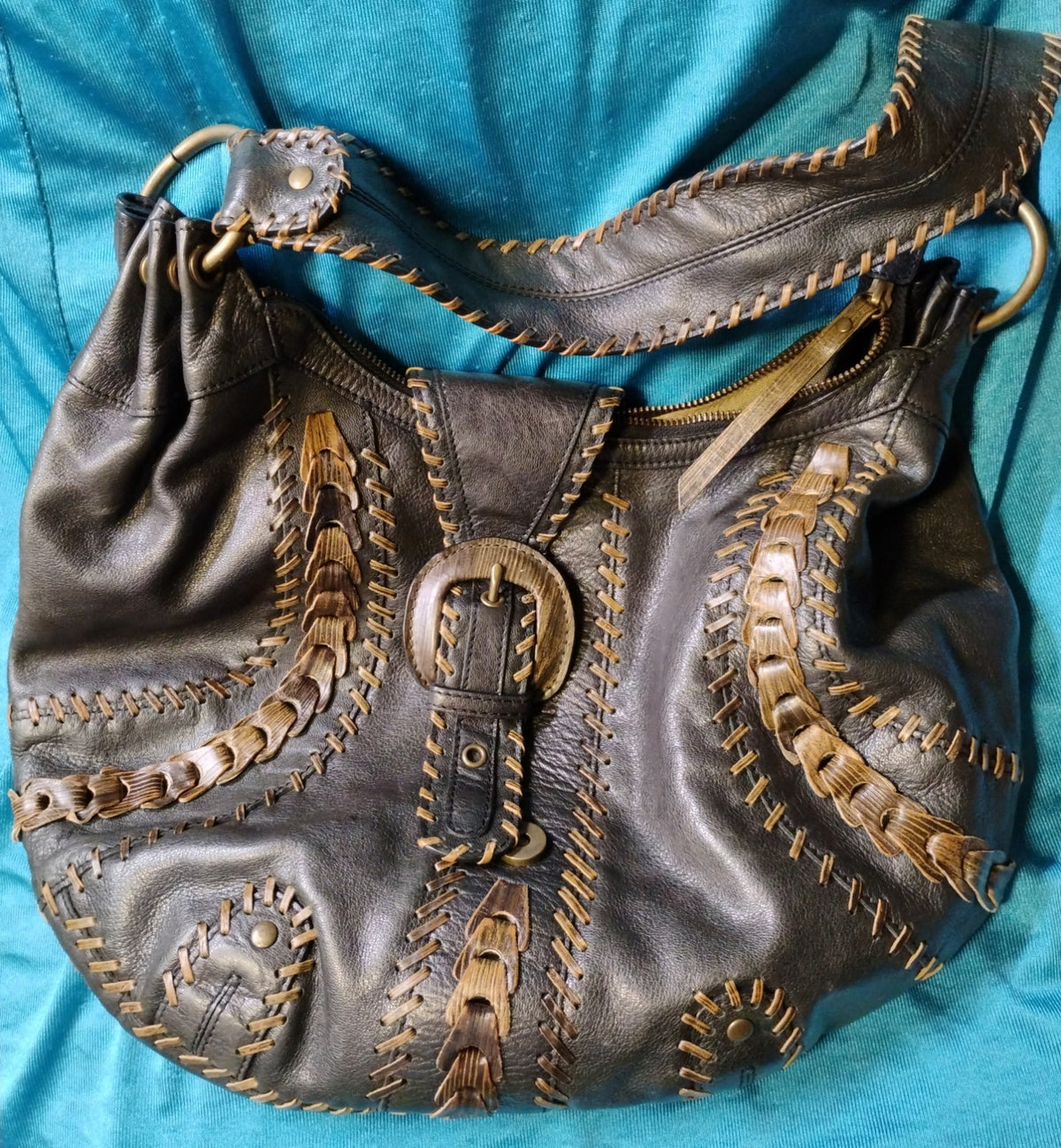 Isabella Fiore Leather Shoulder Bag