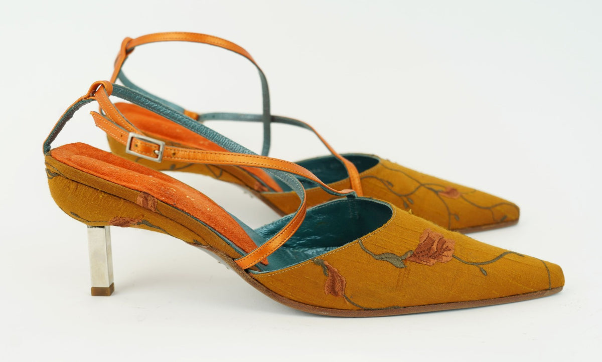 Muxart Barcelona Embroidered Kitten Heels Metal Size 40