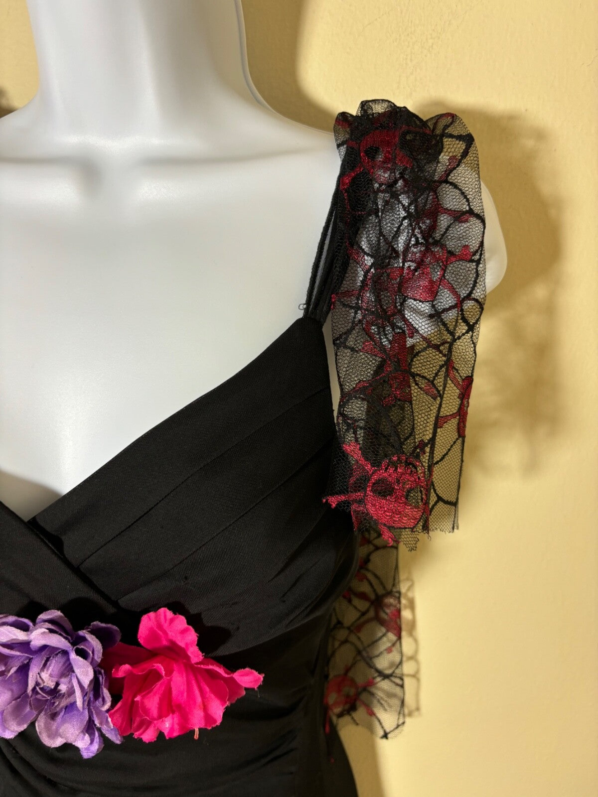 Vintage Floral Embellished Lace Dress